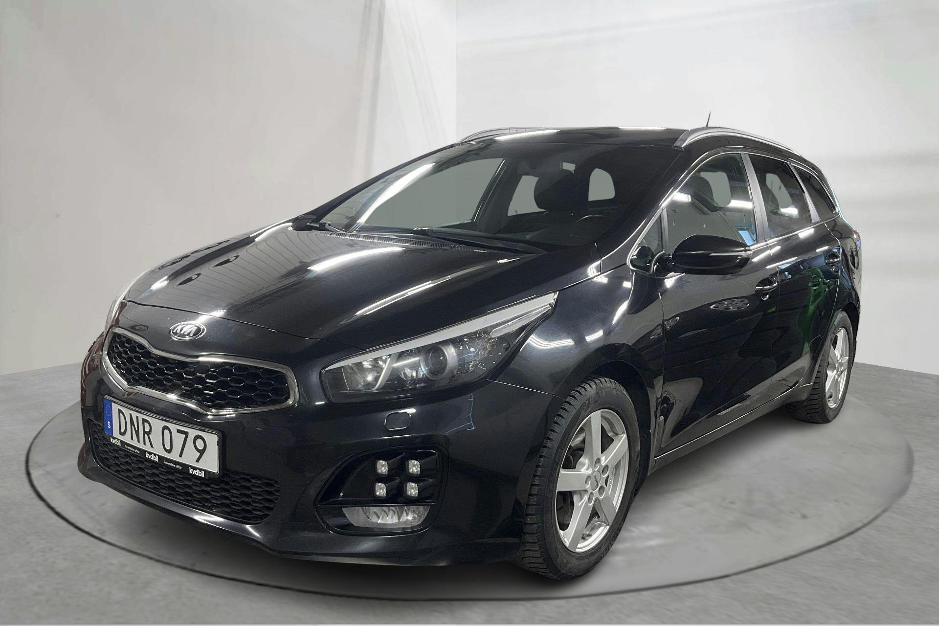 Presentation photo 1 of 14: KIA Cee'd 1.6 CRDi SW (136hk) - 176 170 km - Manual - black - 2016