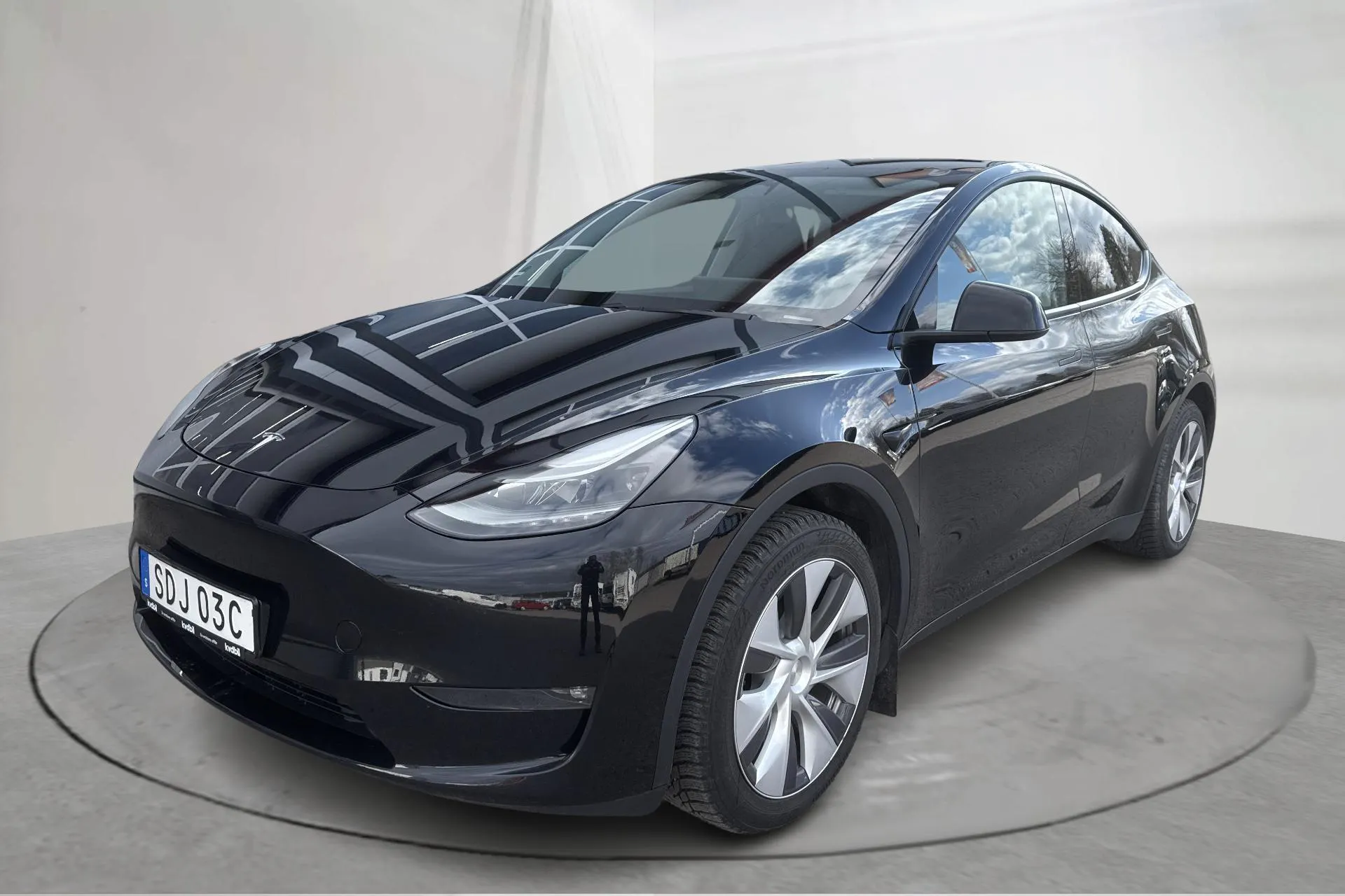 Tesla Model Y Long Range Dual Motor AWD