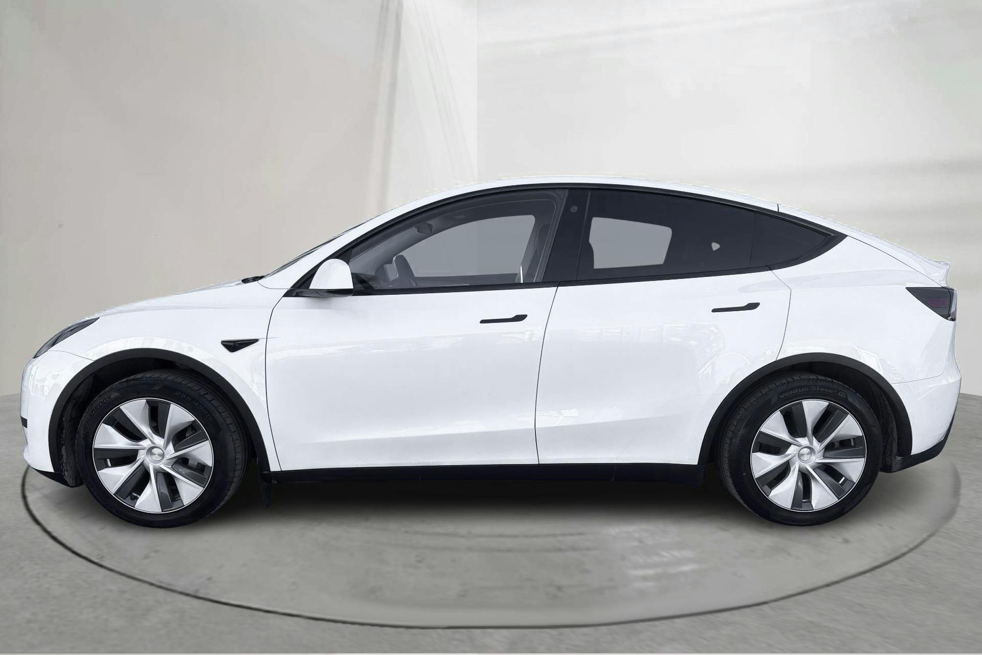 Presentation photo 2 of 20: Tesla Model Y RWD - 57 090 km - Automatic - white - 2023