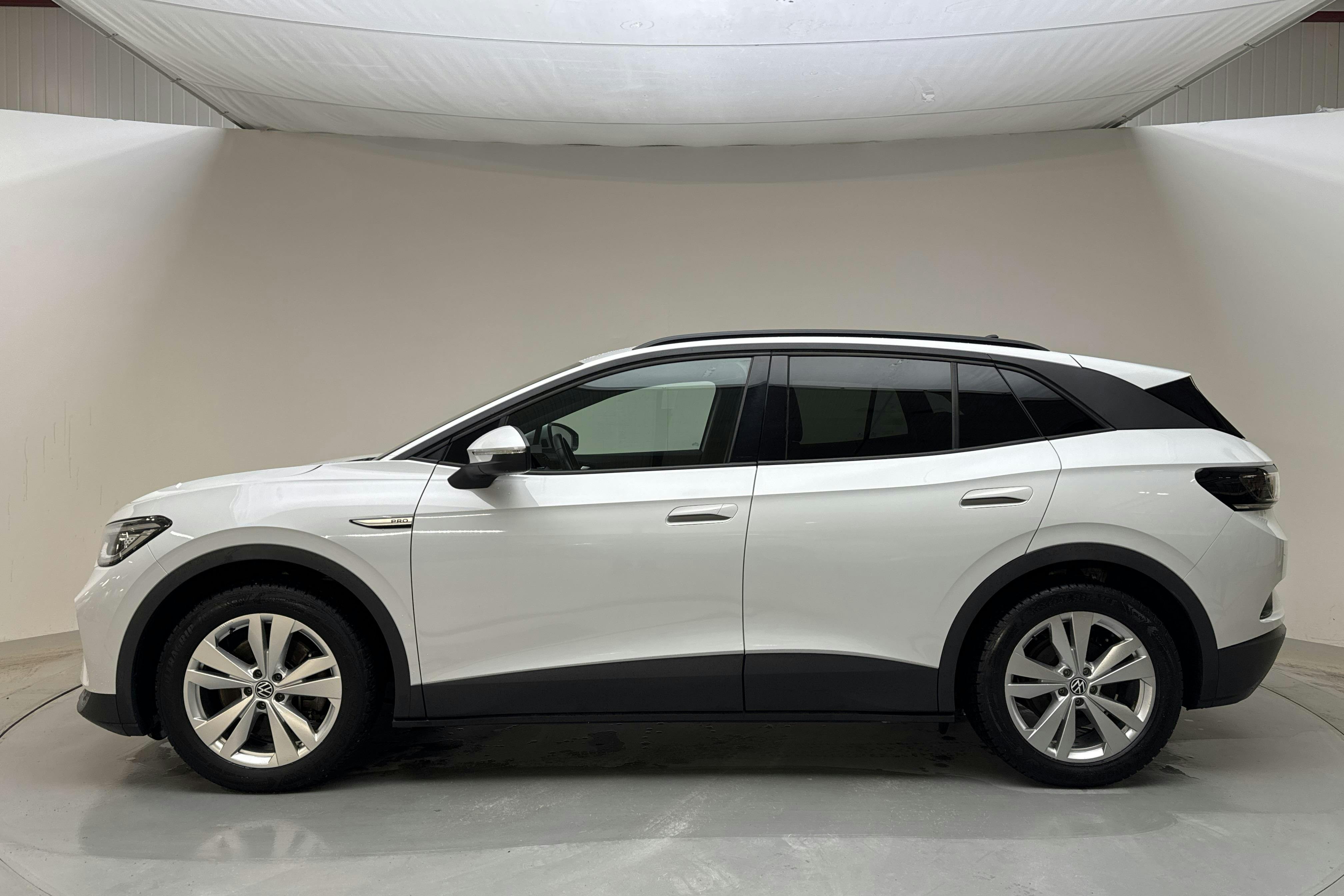 Presentation photo 2 of 17: VW ID.4 77kWh (204hk) - 47 470 km - Automatic - white - 2022