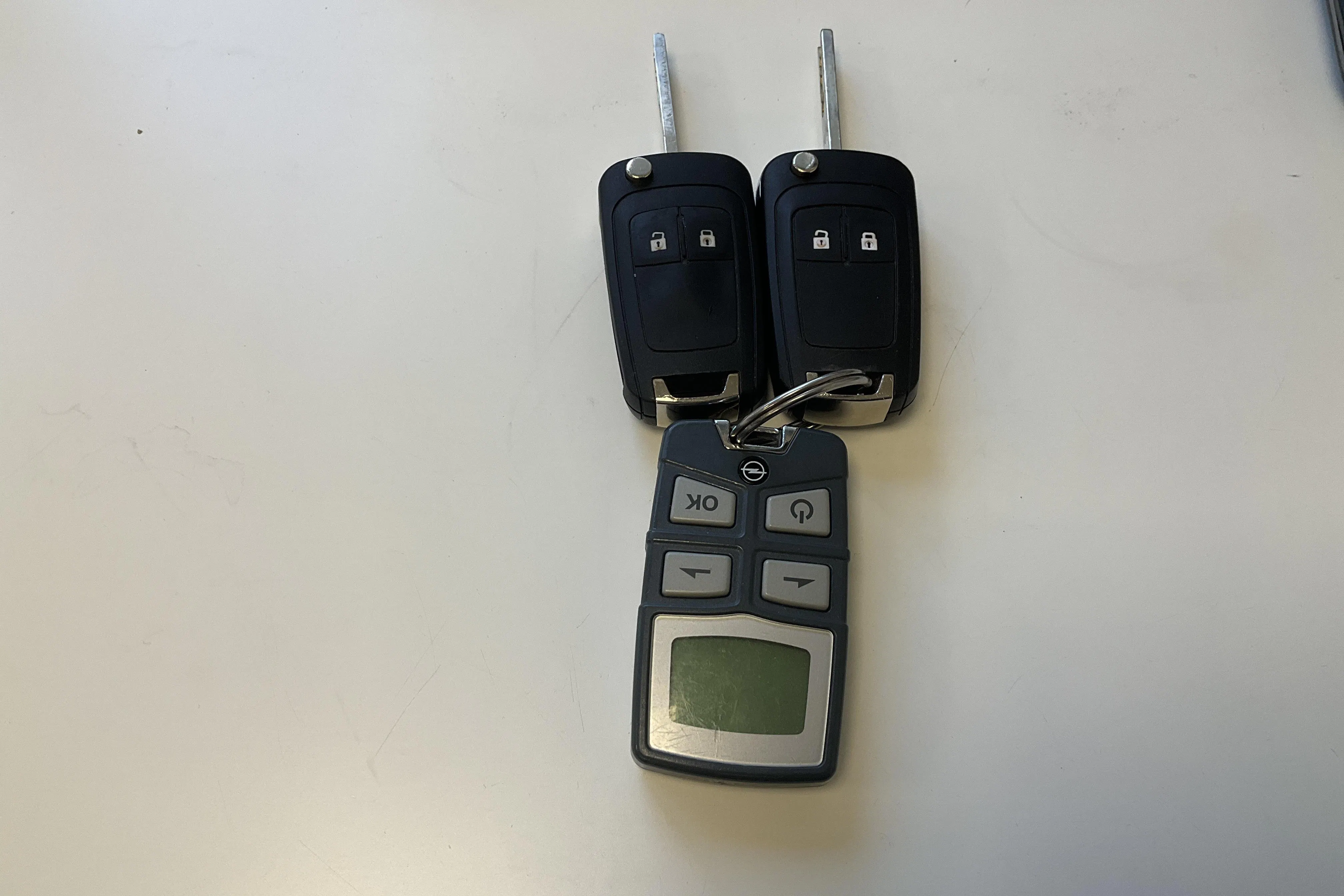 Presentation photo 17 of 17: Opel Insignia 2.0 CDTI BiTurbo 4x4 Country Tourer (195hk) - 213 980 km - Automatic - gray - 2014