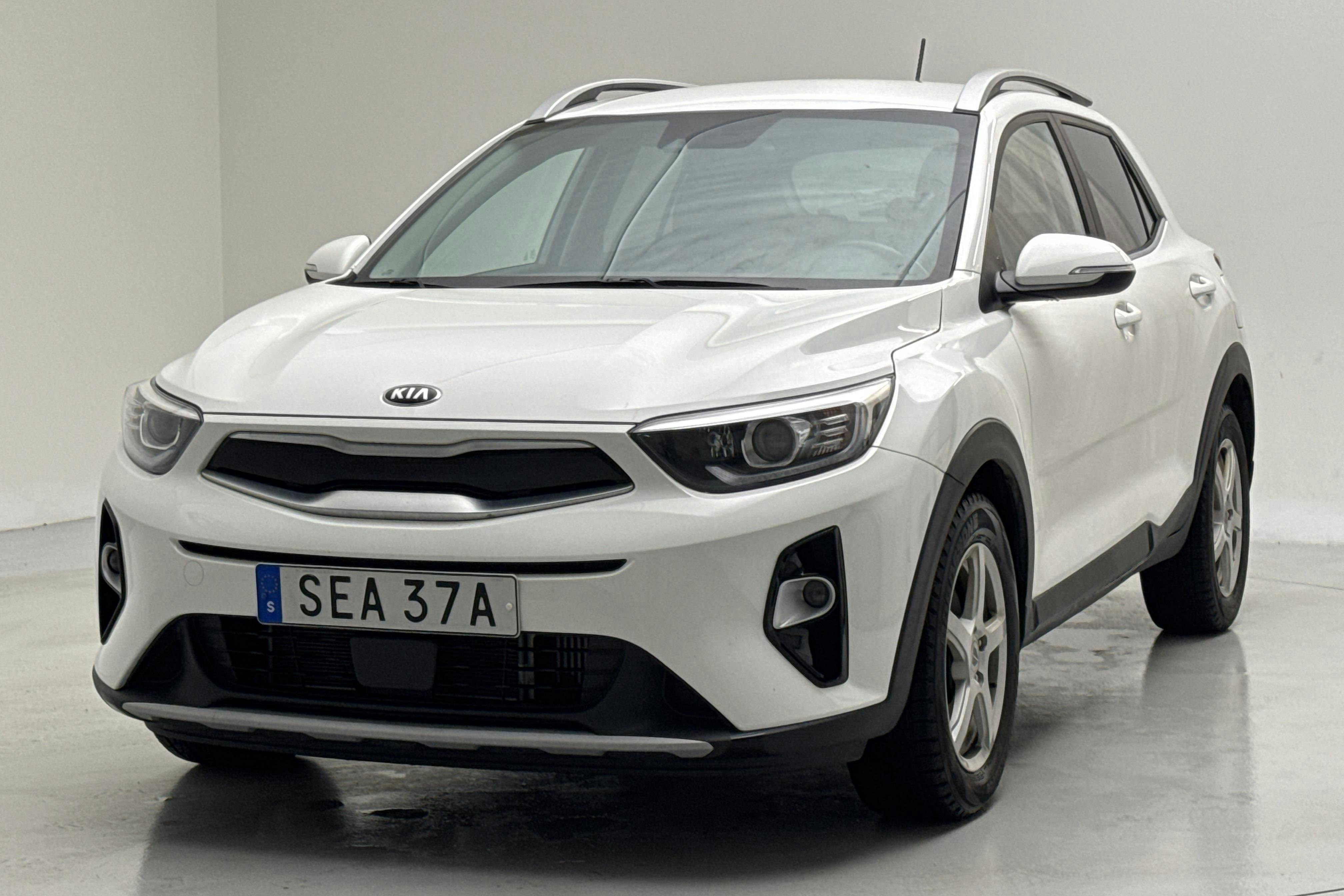 Presentation photo 1 of 14: KIA Stonic 1.0 T-GDi (120hk) - 54 700 km - Automatic - white - 2020