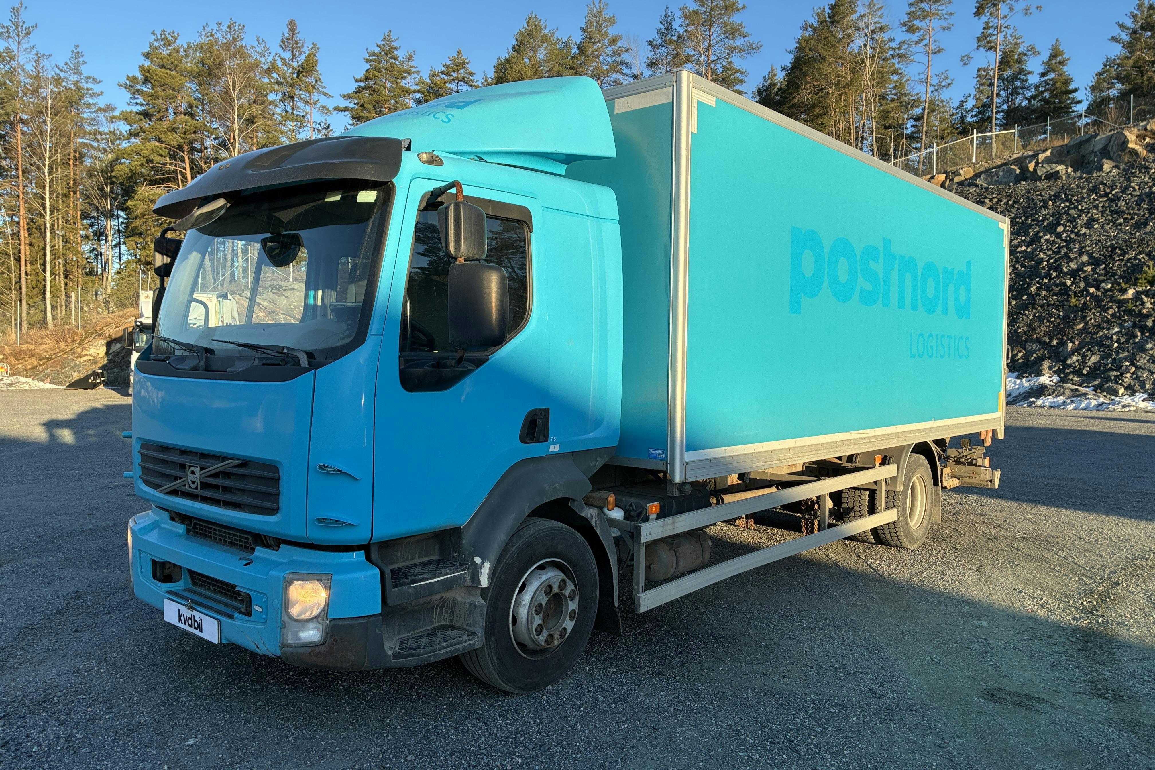 Presentation photo 1 of 118: VOLVO FL240 - 217 932 km - Automatic - blue - 2014