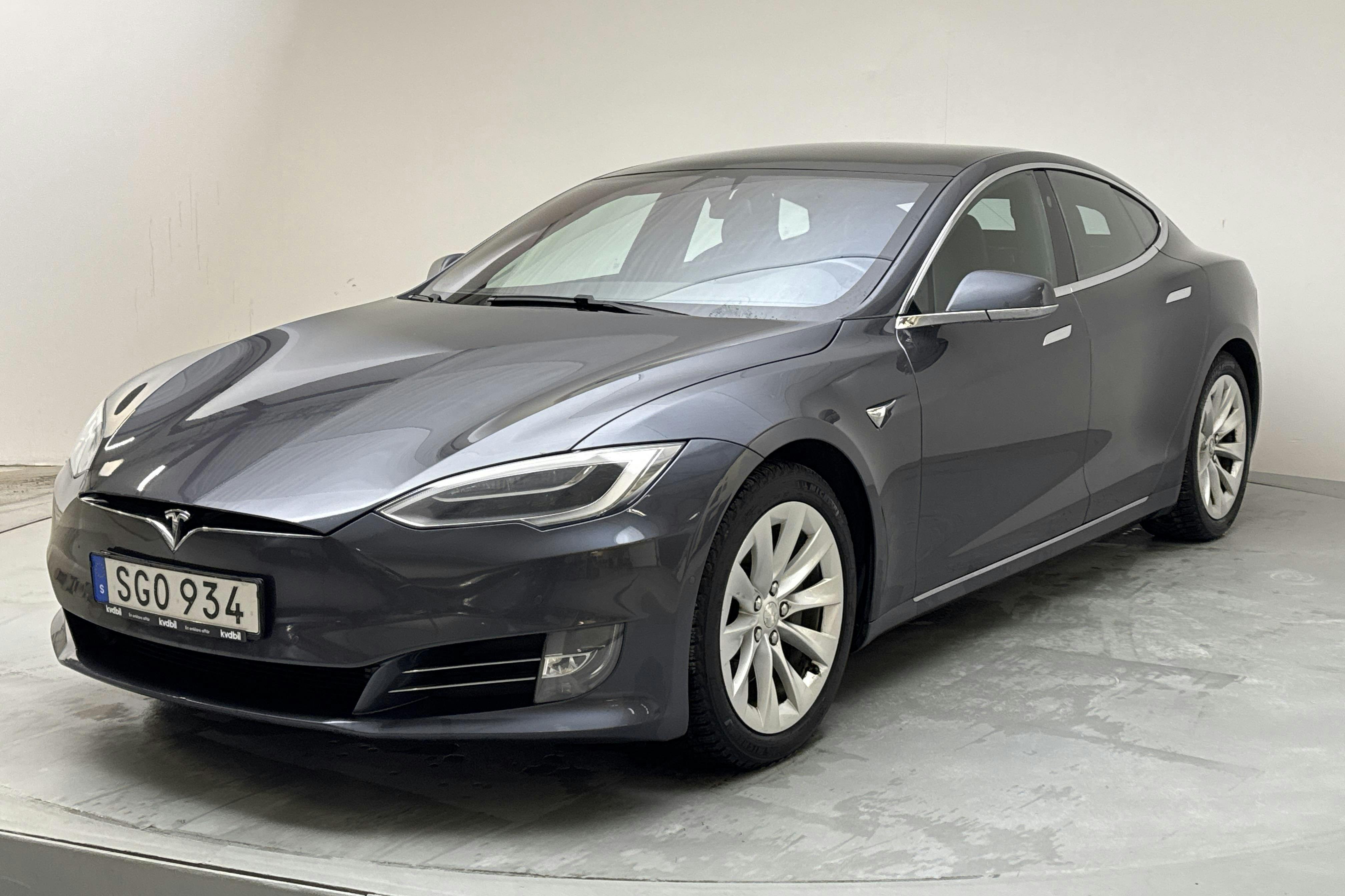 Presentation photo 1 of 19: Tesla Model S 75D - 202 320 km - Automatic - gray - 2018