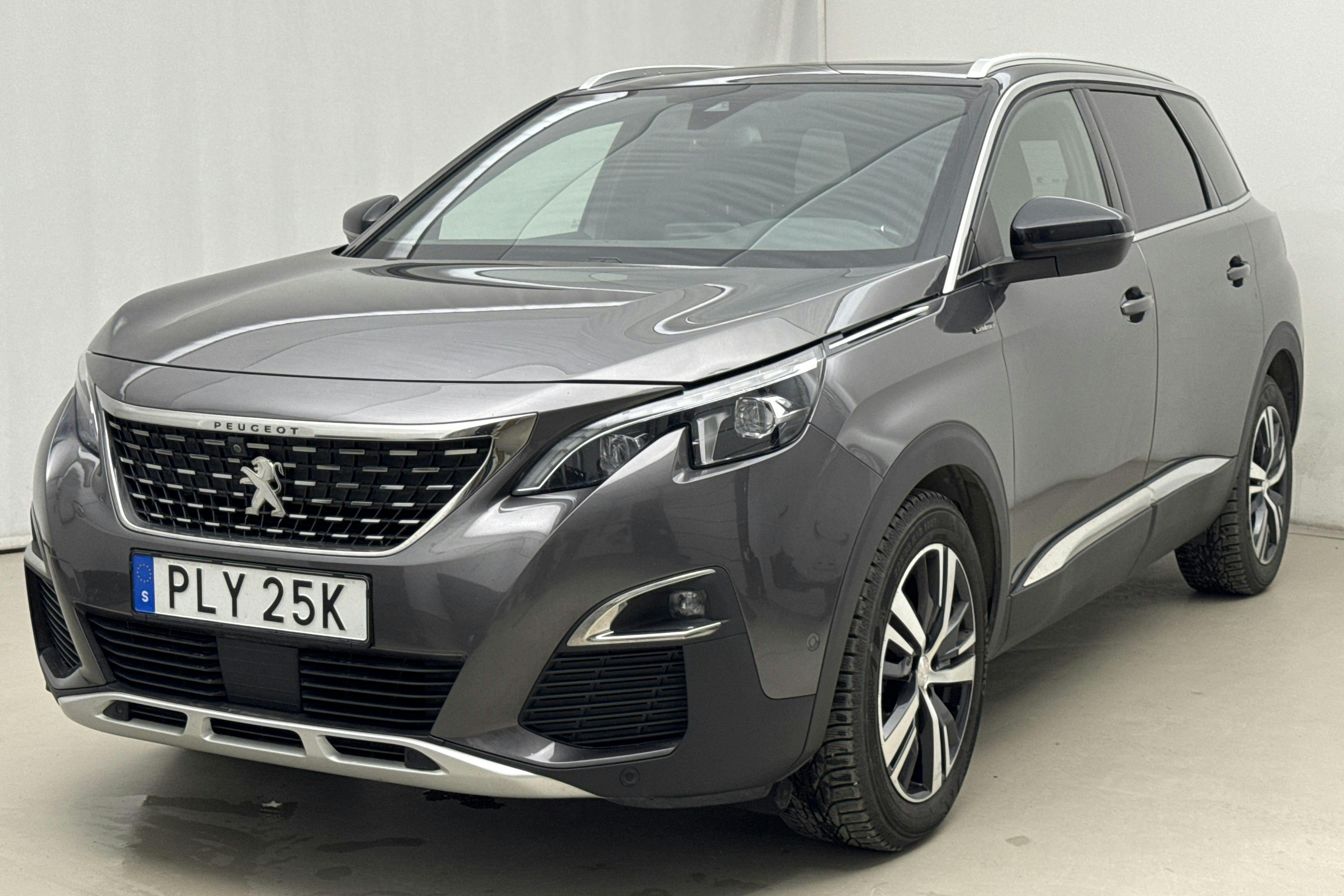 Presentation photo 1 of 24: Peugeot 5008 1.6 PureTech (180hk) - 118 590 km - Automatic - gray - 2019