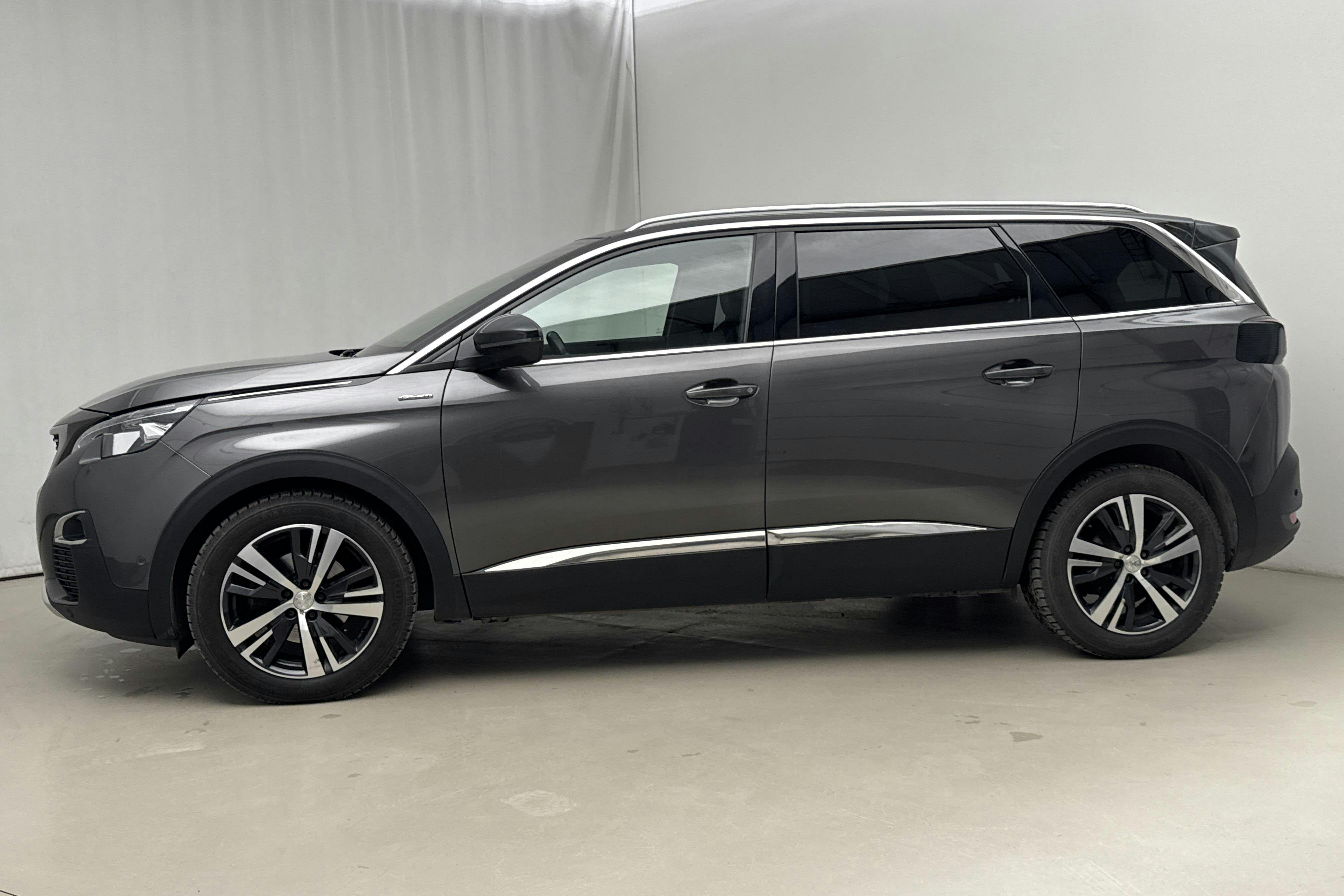 Presentation photo 2 of 24: Peugeot 5008 1.6 PureTech (180hk) - 118 590 km - Automatic - gray - 2019