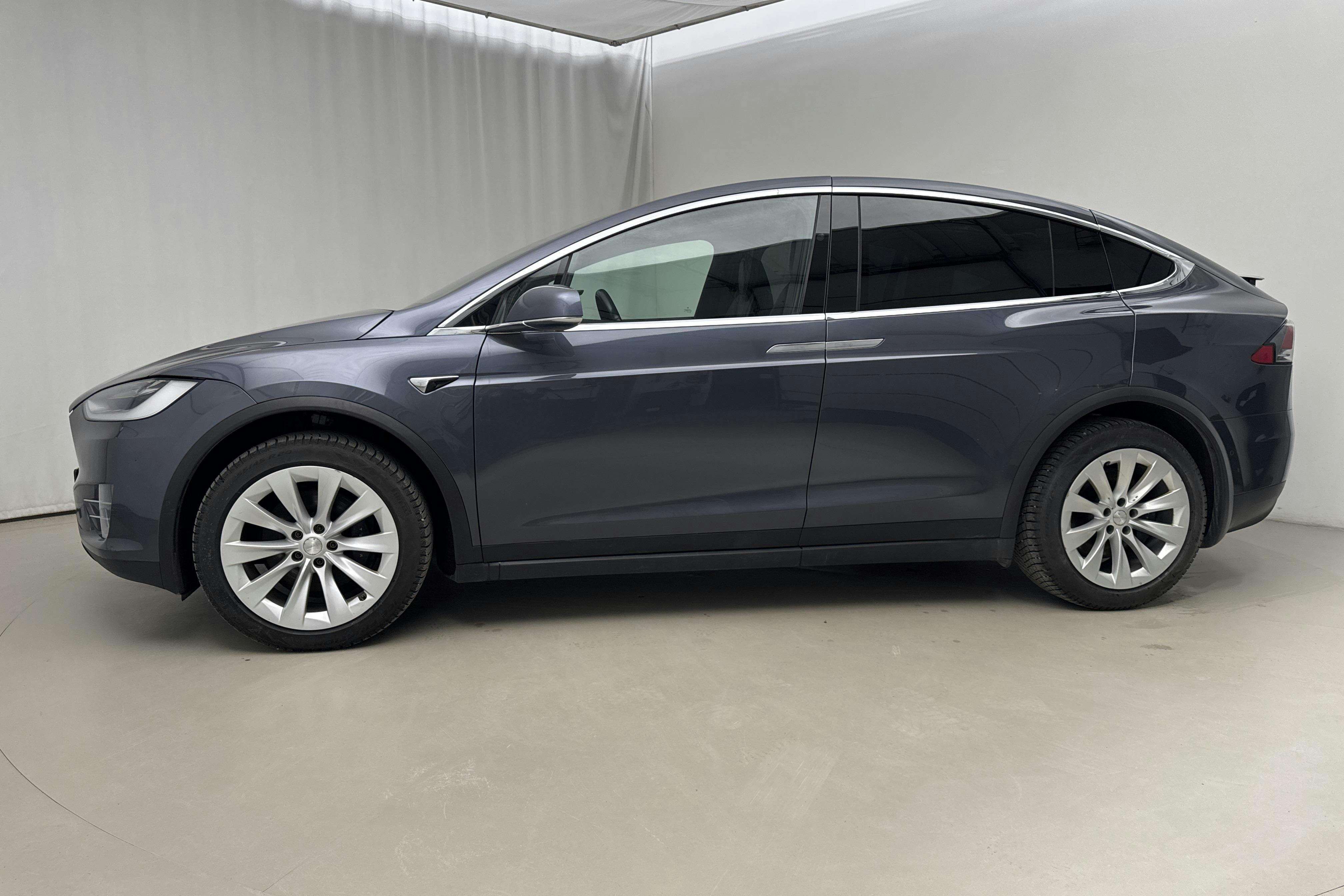 Presentation photo 2 of 27: Tesla Model X Dual Motor Long Range AWD - 180 710 km - Automatic - gray - 2020