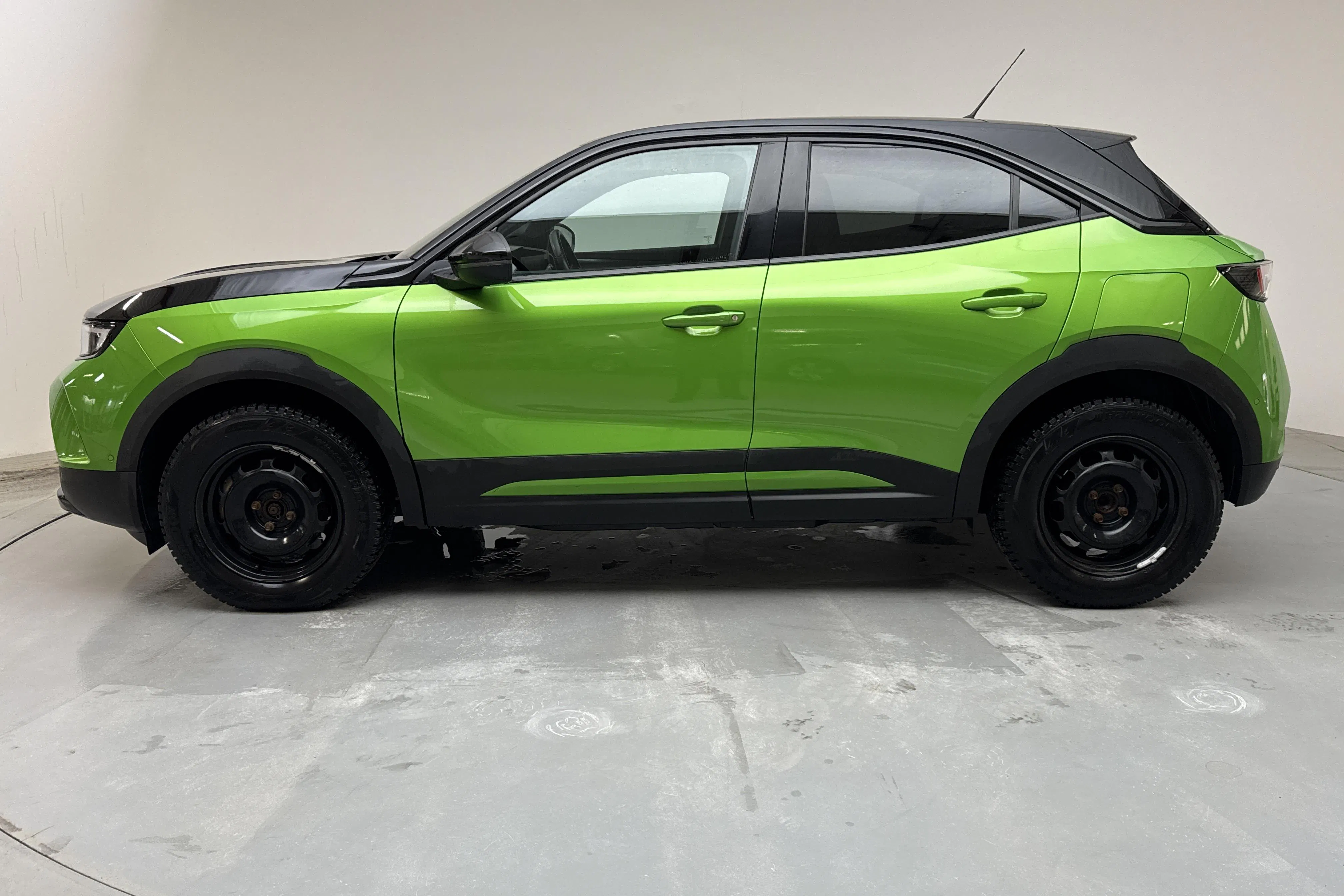 Presentationsfoto 2 av 14: Opel Mokka-e (136hk) - 7 358 mil - Automat - grön - 2022