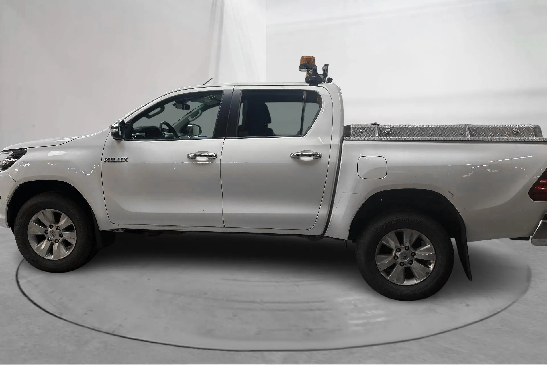 Presentation photo 2 of 15: Toyota Hilux 2.4 D 4WD (150hk) - 200 110 km - Automatic - white - 2017