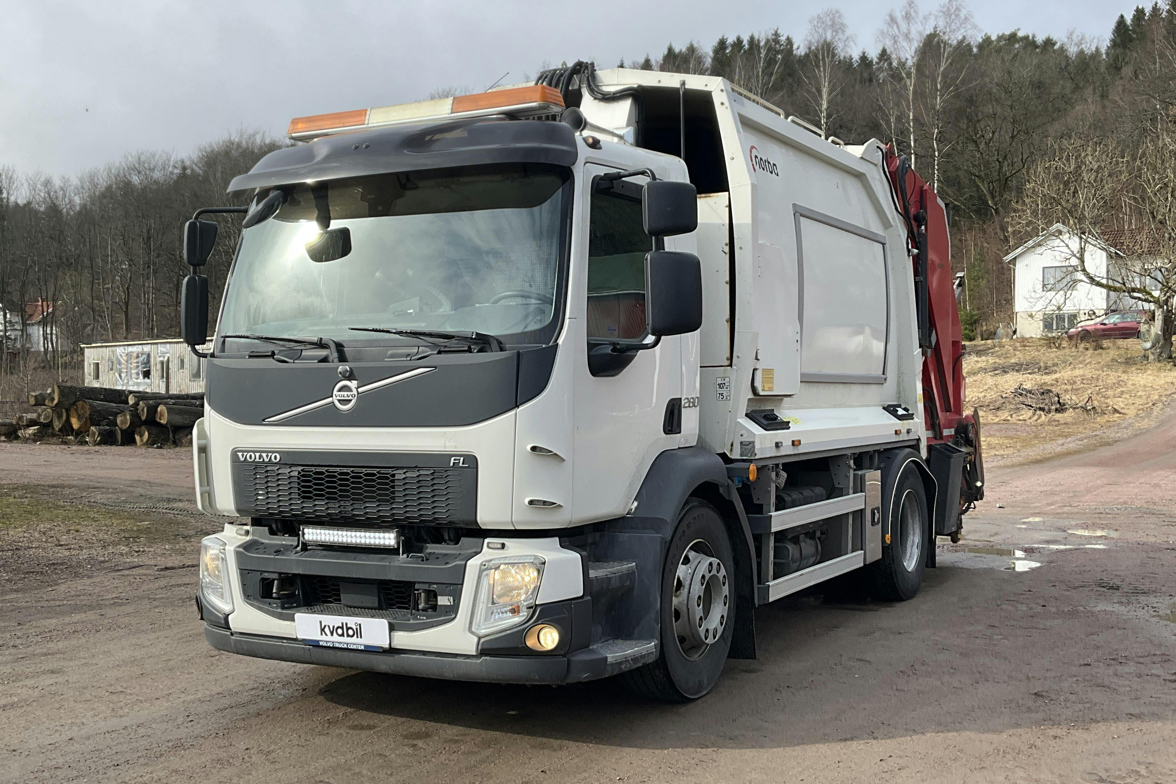 Presentation photo 1 of 45: VOLVO FL280 - 181 930 km - Automatic - 2019