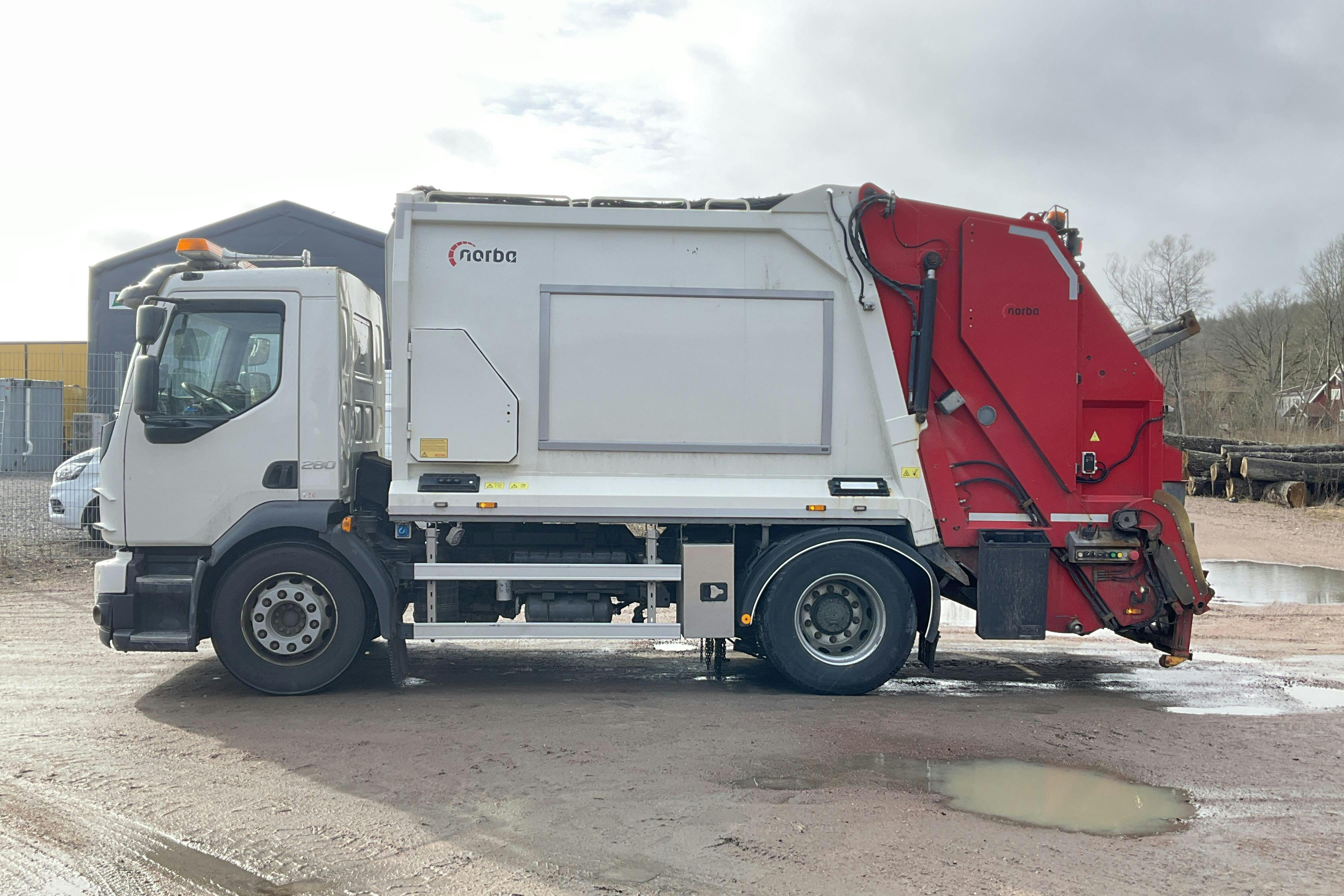 Presentation photo 2 of 45: VOLVO FL280 - 181 930 km - Automatic - 2019