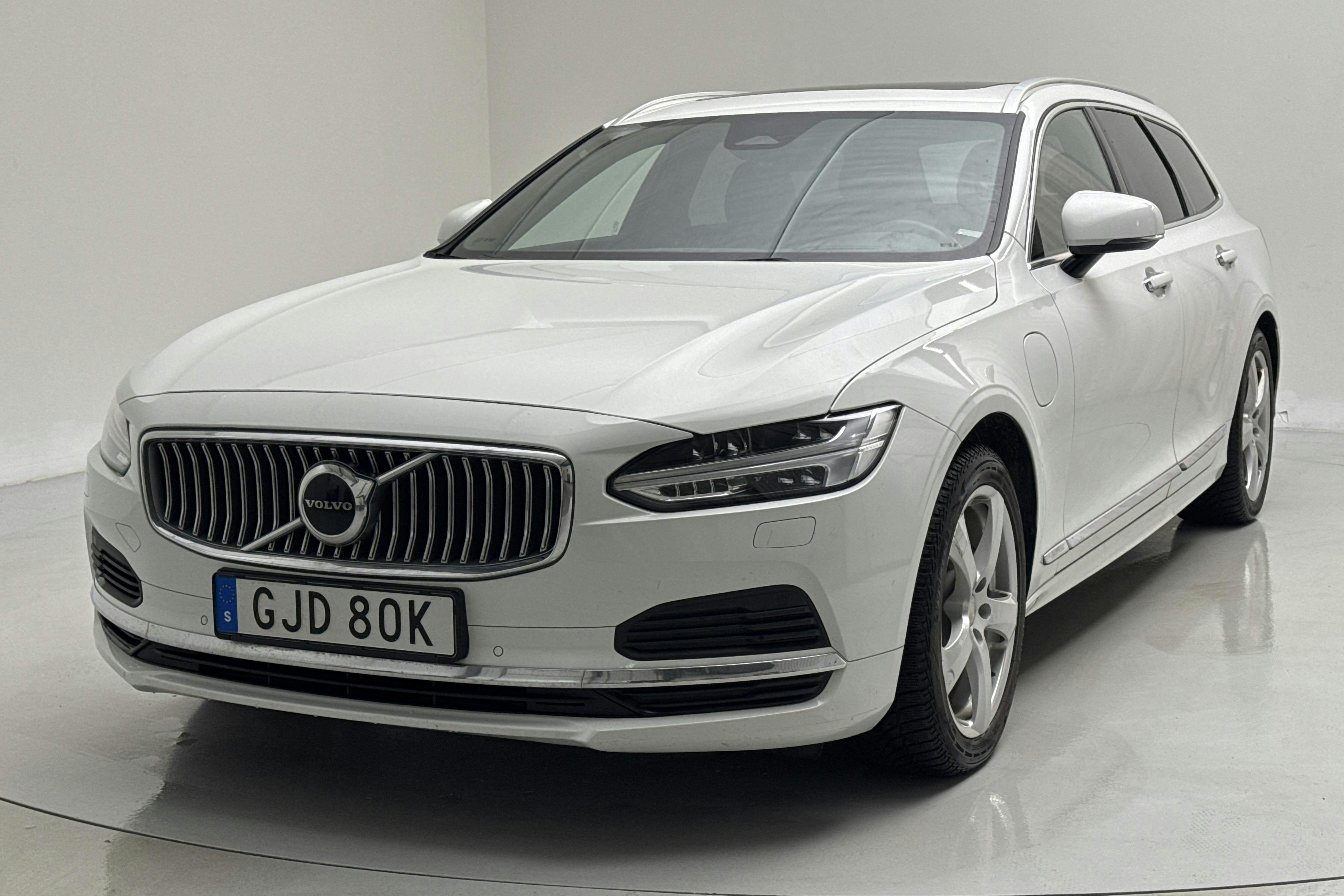 Presentation photo 1 of 17: Volvo V90 T6 AWD Recharge (350hk) - 93 270 km - Automatic - white - 2022