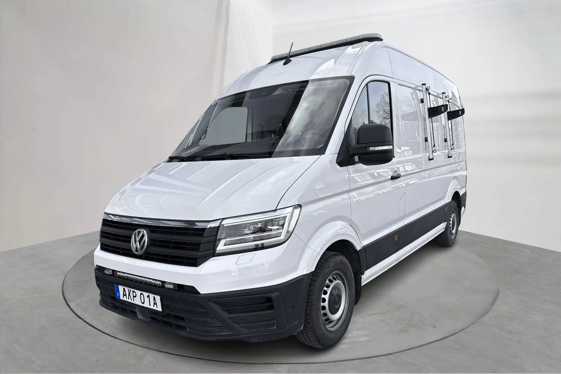 Presentation photo 1 of 20: VW Crafter 35 2.0 TDI Skåp (177hk) - 91 030 km - Automatic - white - 2020