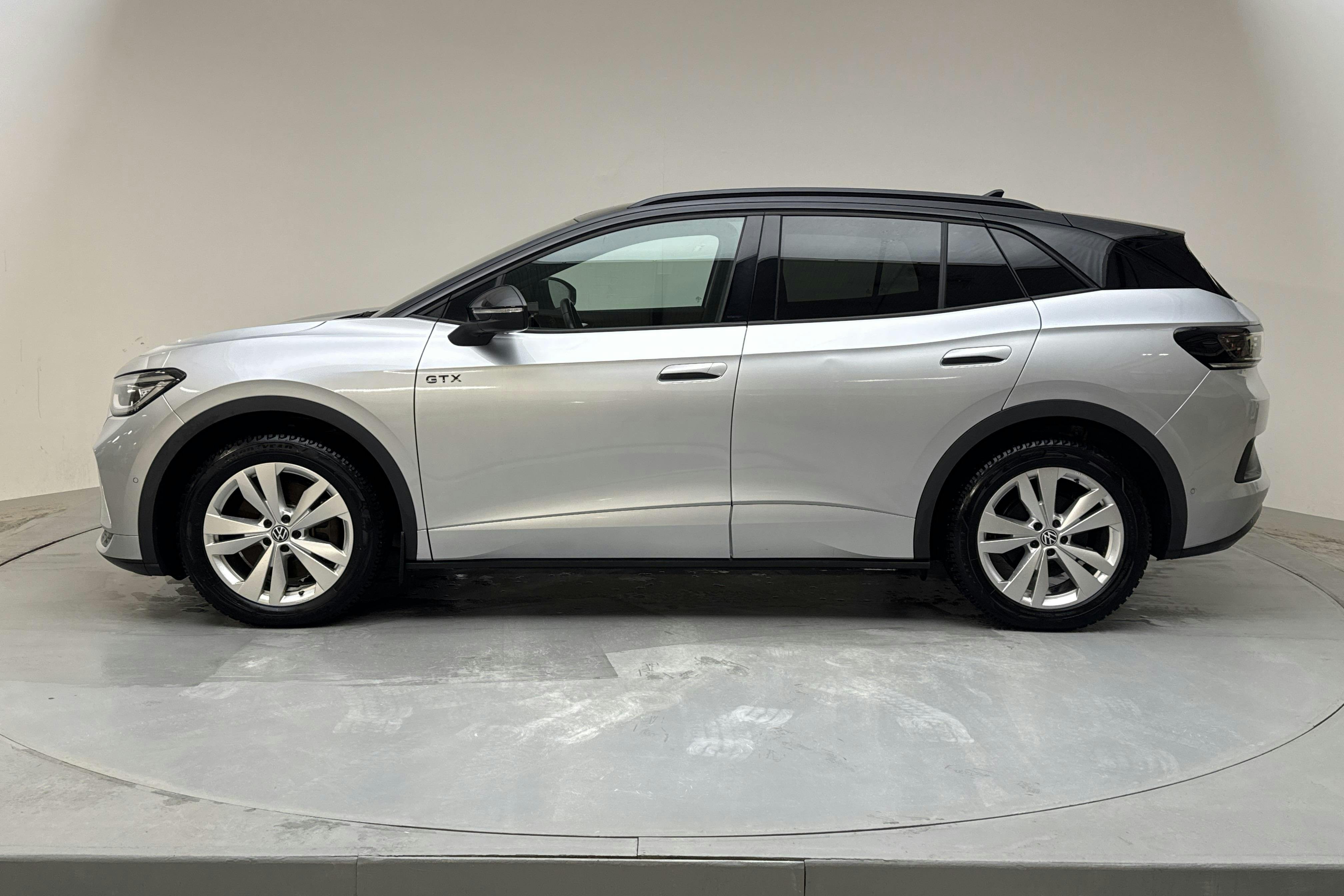 Esitlusfoto 2 aadressil 18: VW ID.4 GTX 77kWh AWD (299hk) - 92 490 km - Automaatne - hõbe - 2023