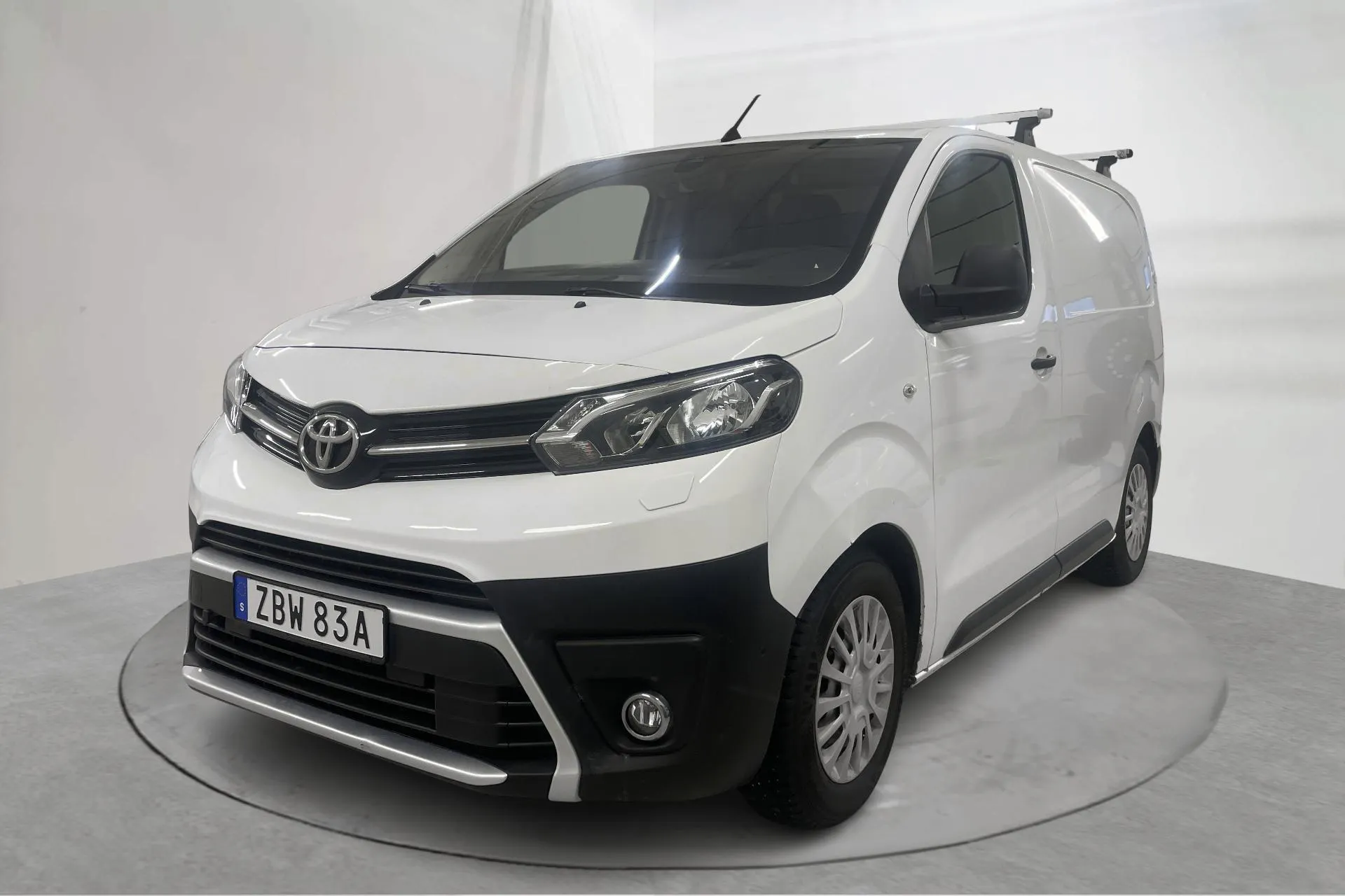 Presentationsfoto 1 av 15: Toyota PROACE 1.5D (120hk) - 7 490 mil - Manuell - vit - 2019