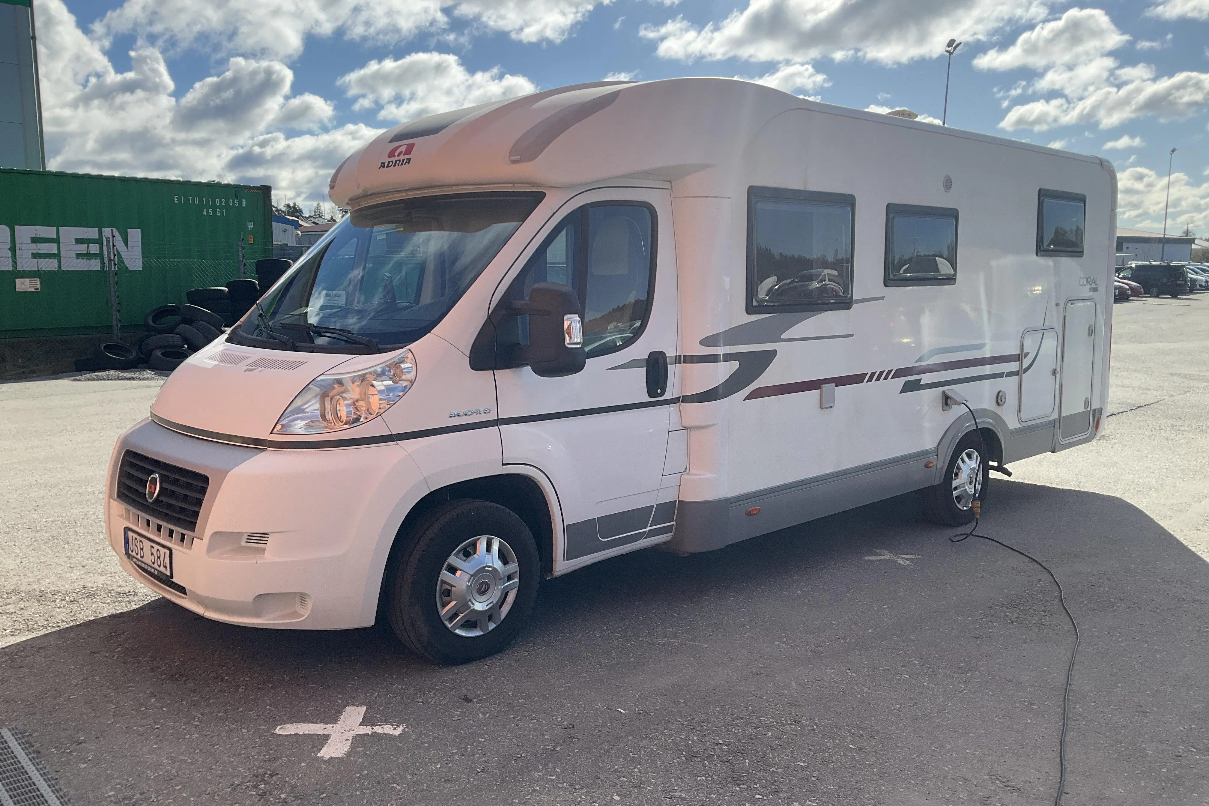 Presentation photo 1 of 35: FIAT ADRIA CORAL S670 SL Husbil - 8 130 km - Manual - white - 2011