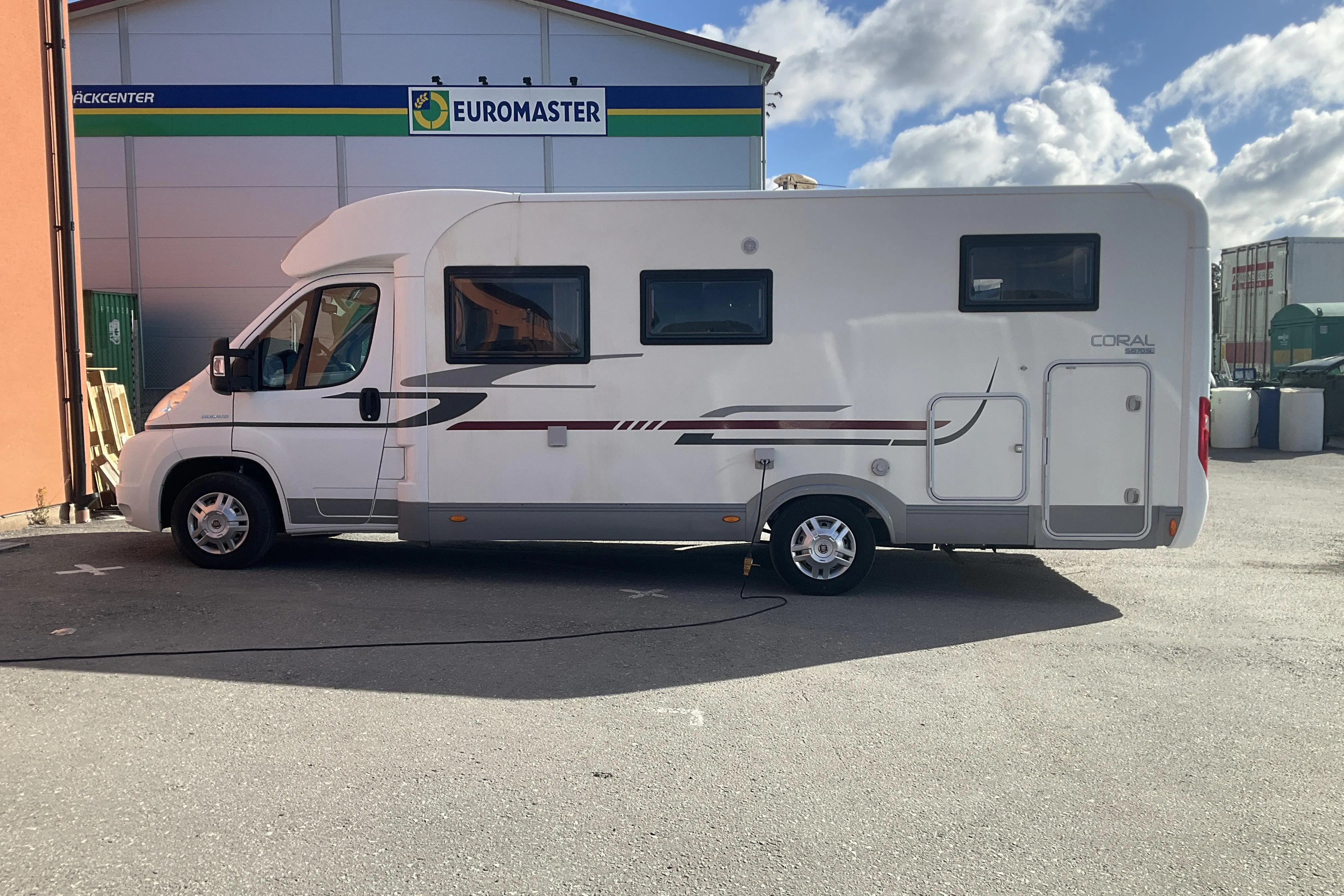 Presentation photo 2 of 35: FIAT ADRIA CORAL S670 SL Husbil - 8 130 km - Manual - white - 2011