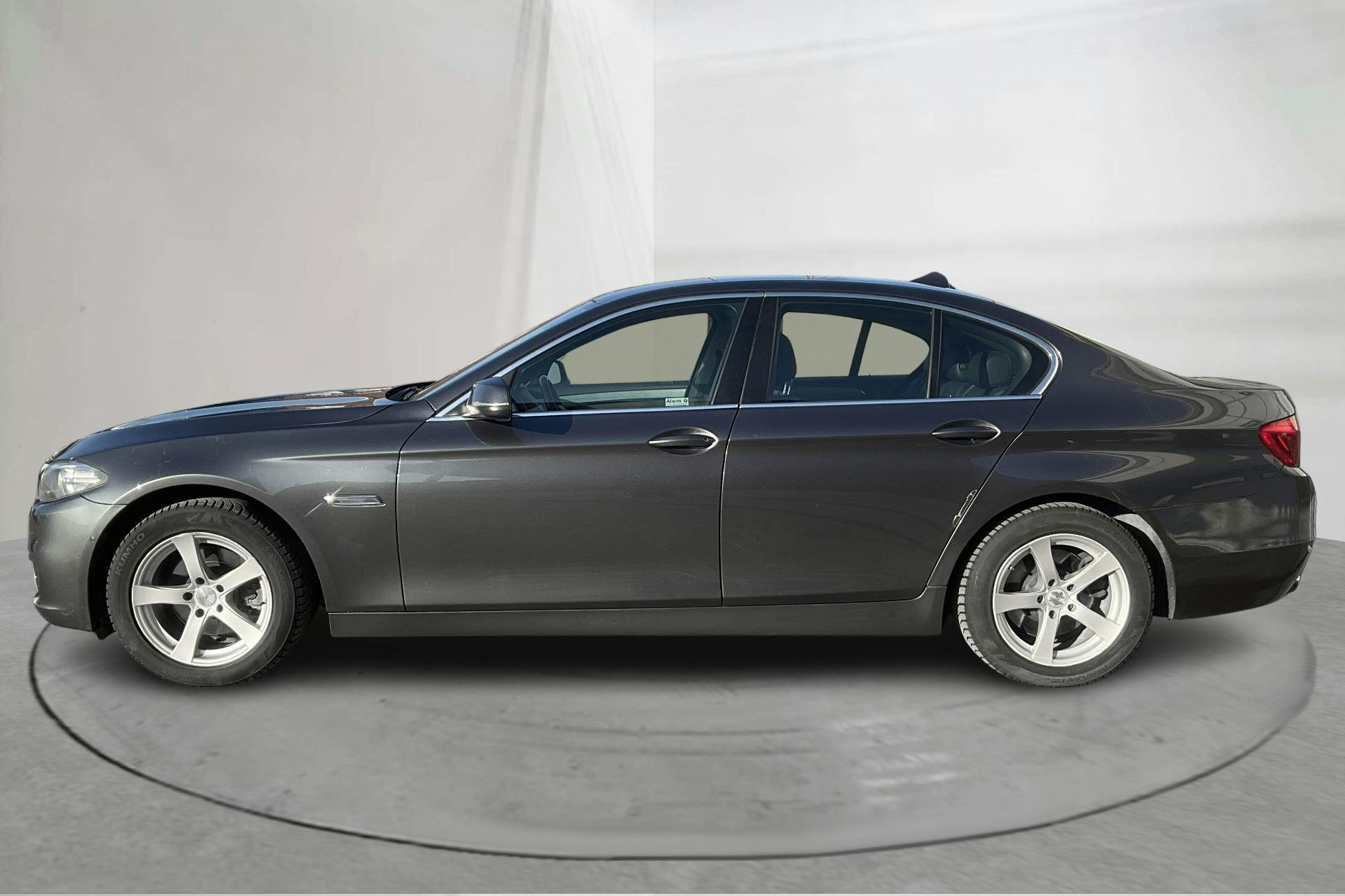 Presentationsfoto 2 av 15: BMW 520d xDrive Sedan, F10 (190hk) - 18 043 mil - Automat - grå - 2016