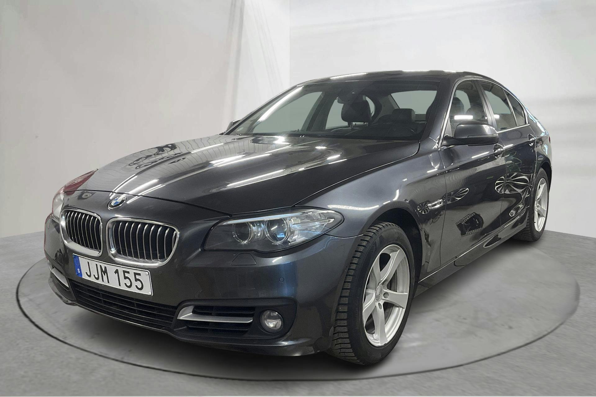 Presentationsfoto 1 av 15: BMW 520d xDrive Sedan, F10 (190hk) - 18 043 mil - Automat - grå - 2016