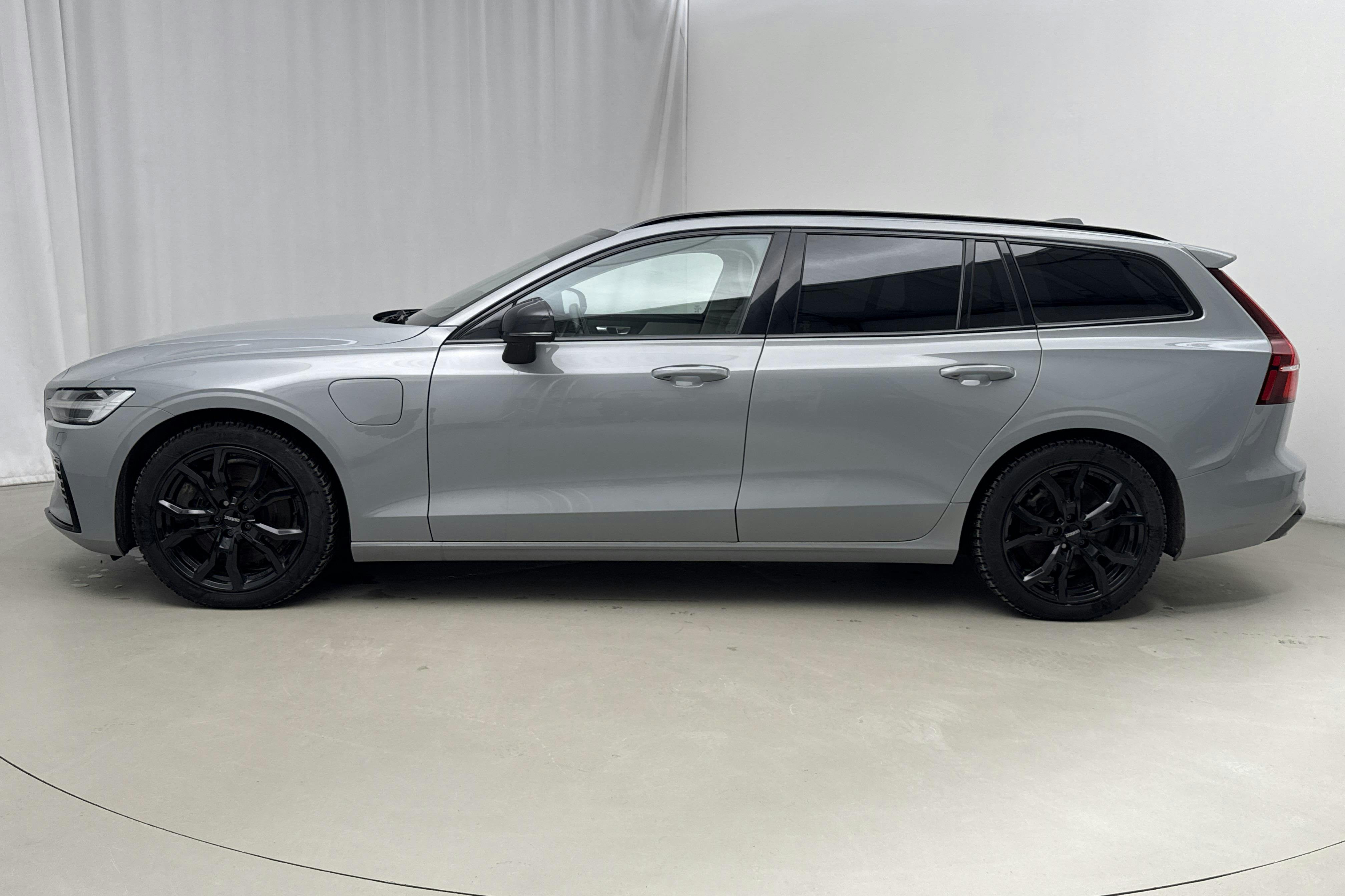 Presentation photo 2 of 26: Volvo V60 T6 AWD Recharge (350hk) - 151 160 km - Automatic - gray - 2024