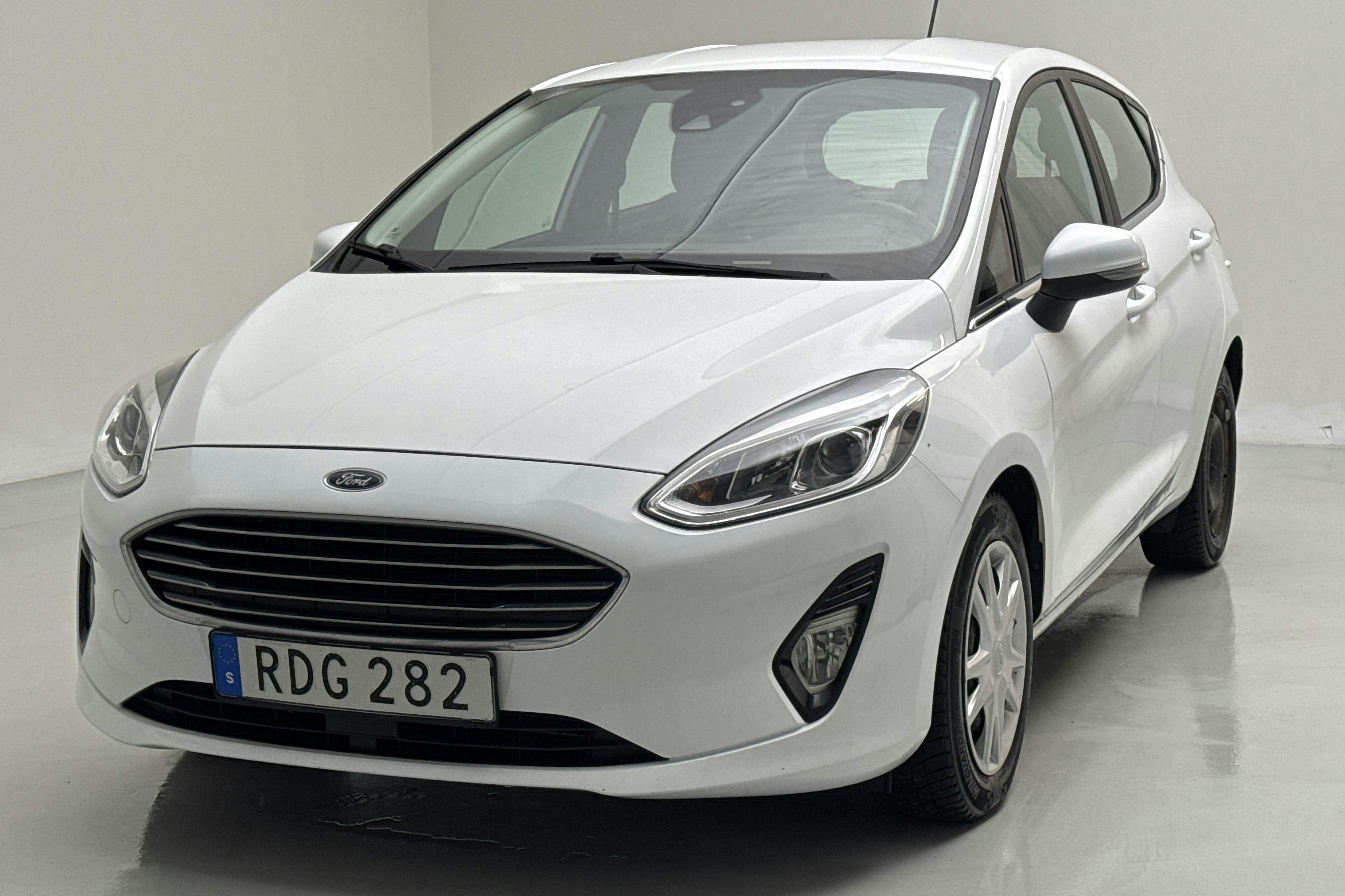 Presentation photo 1 of 13: Ford Fiesta 1.0T EcoBoost 5dr (100hk) - 111 820 km - Automatic - white - 2018