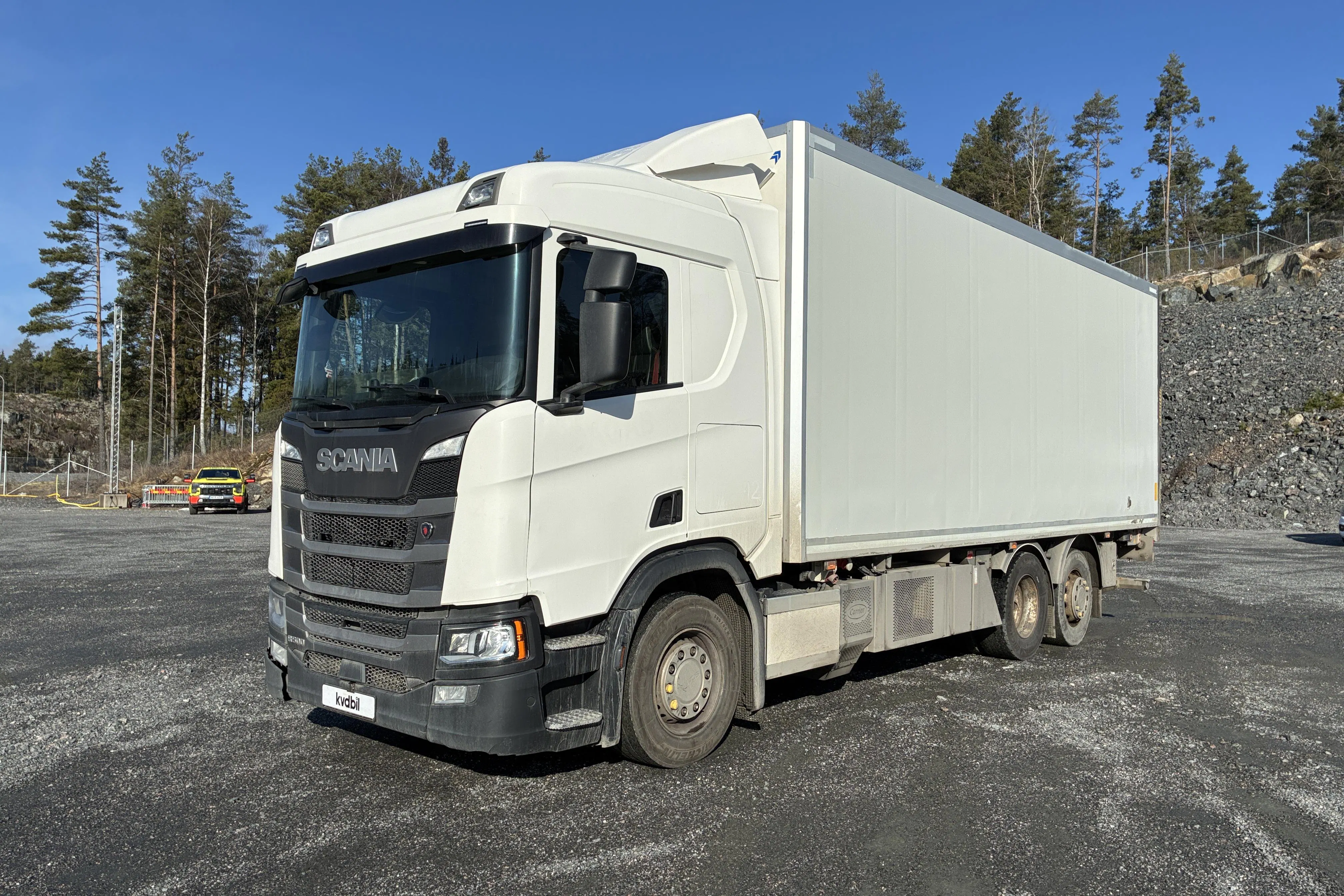 Presentationsfoto 1 av 133: SCANIA R520B6X2*4NB - 705 277 km - Automat - vit - 2017