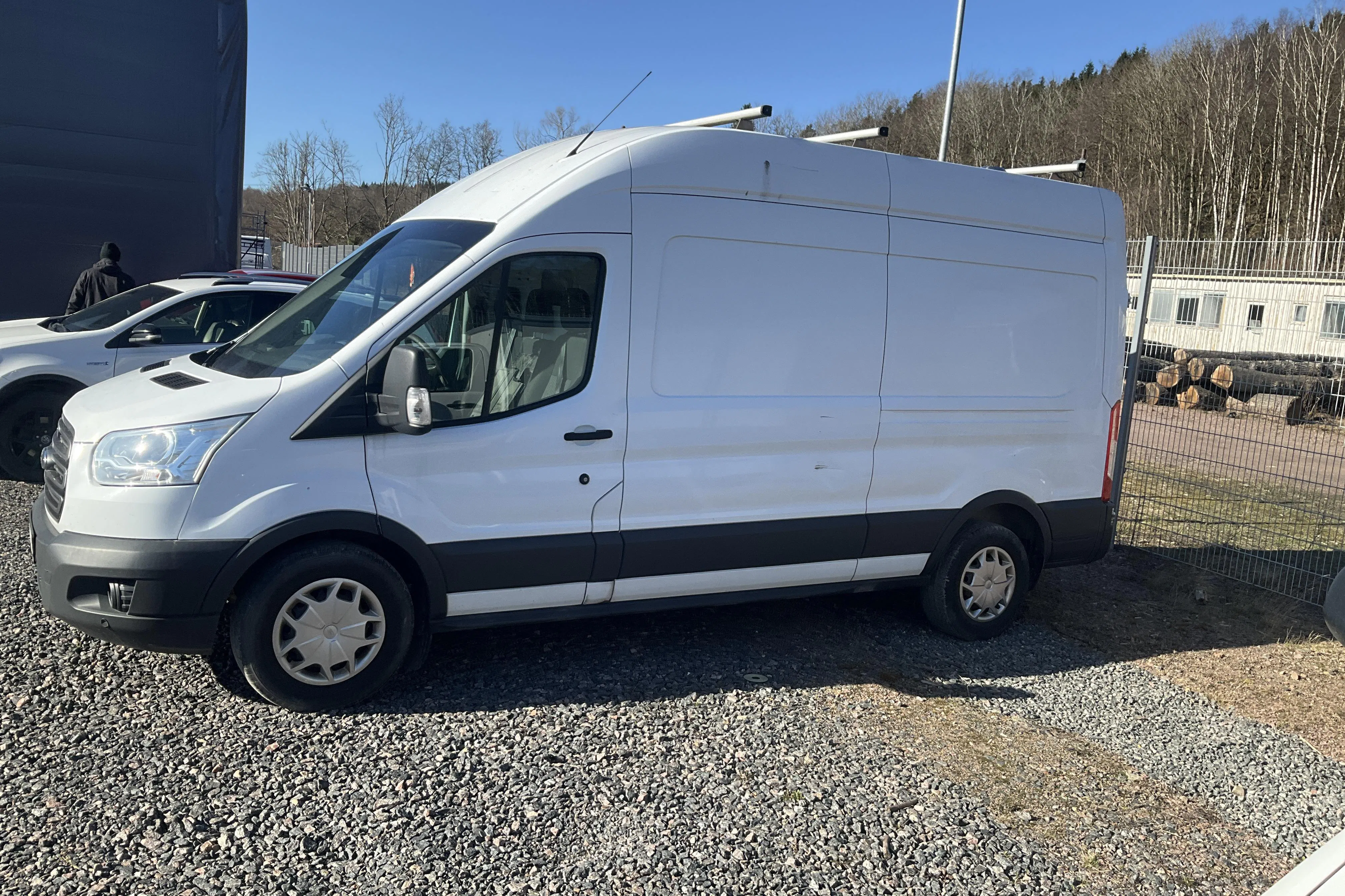 Presentation photo 2 of 9: Ford Transit 350 2.2 TDCi Skåp 2WD (125hk) - 147 000 km - Manual - white - 2016