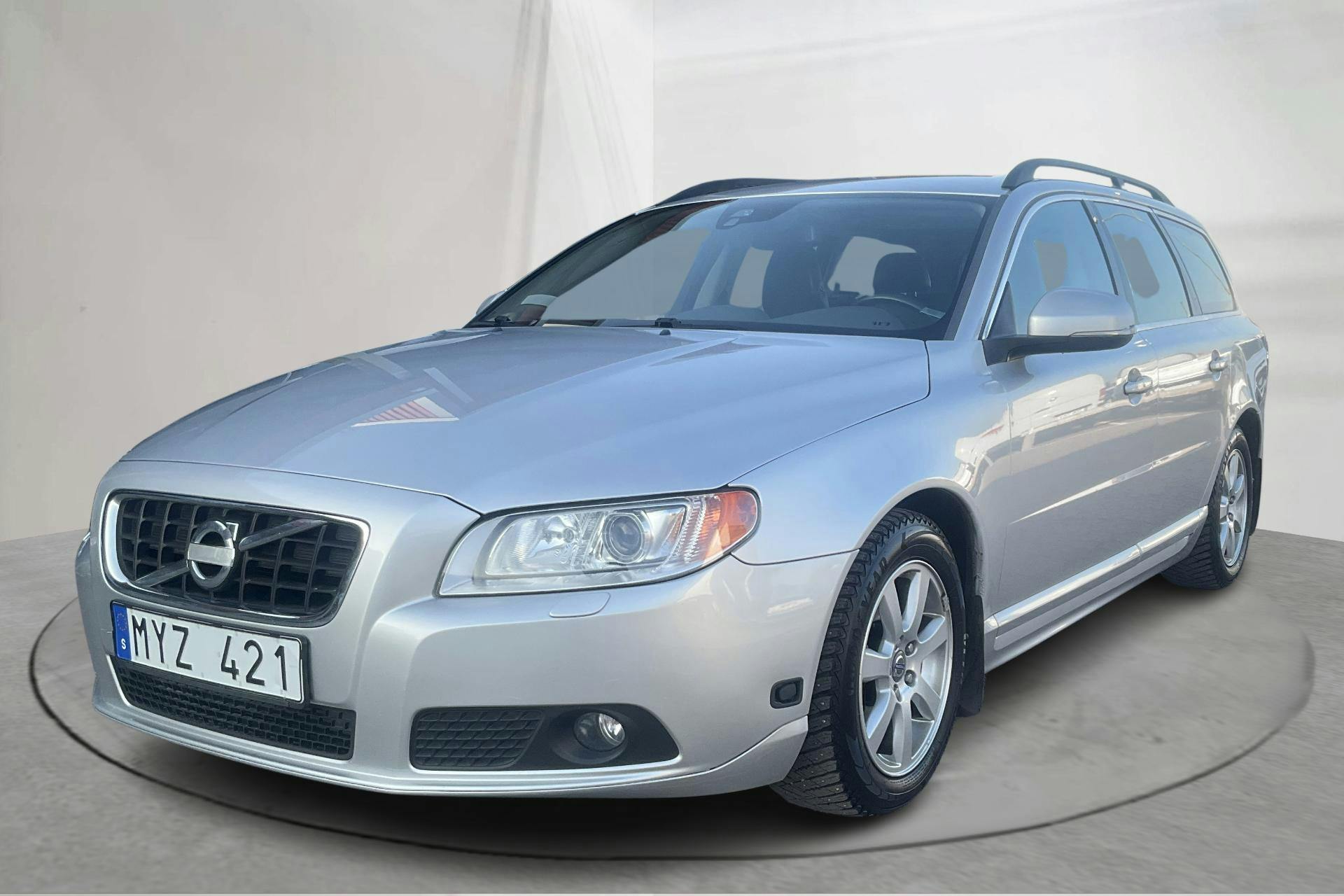 Presentationsfoto 1 av 14: Volvo V70 II D4 (163hk) - 23 130 mil - Manuell - Light Grey - 2013