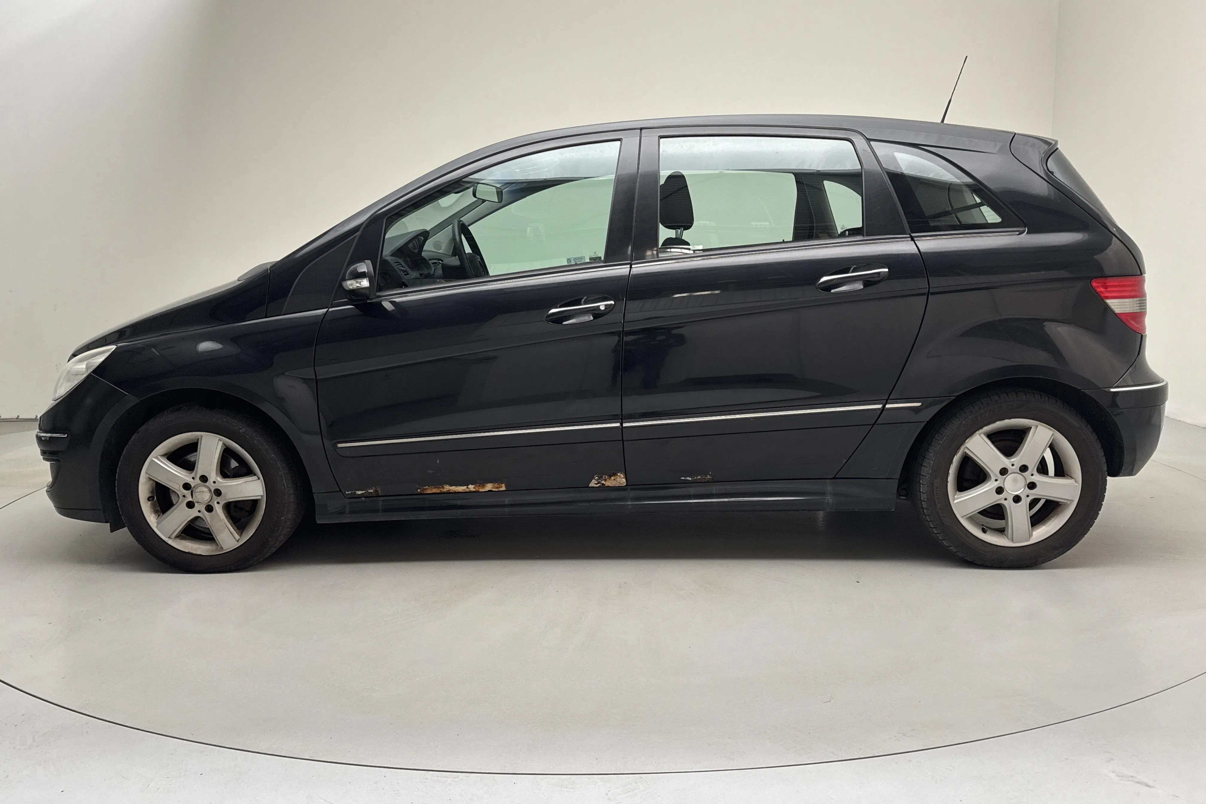 Presentationsfoto 2 av 11: Mercedes B 200 (136hk) - 16 342 mil - Automat - svart - 2006