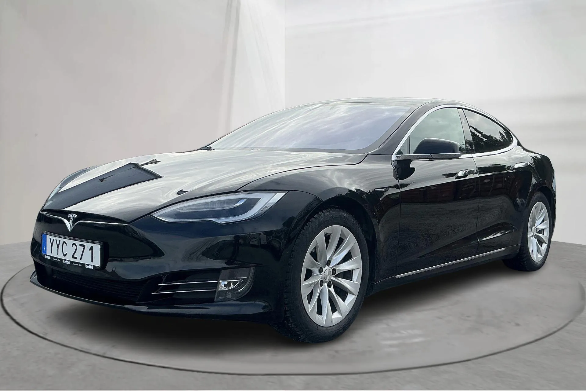 Presentationsfoto 1 av 19: Tesla Model S 75D - 12 645 mil - Automat - svart - 2018