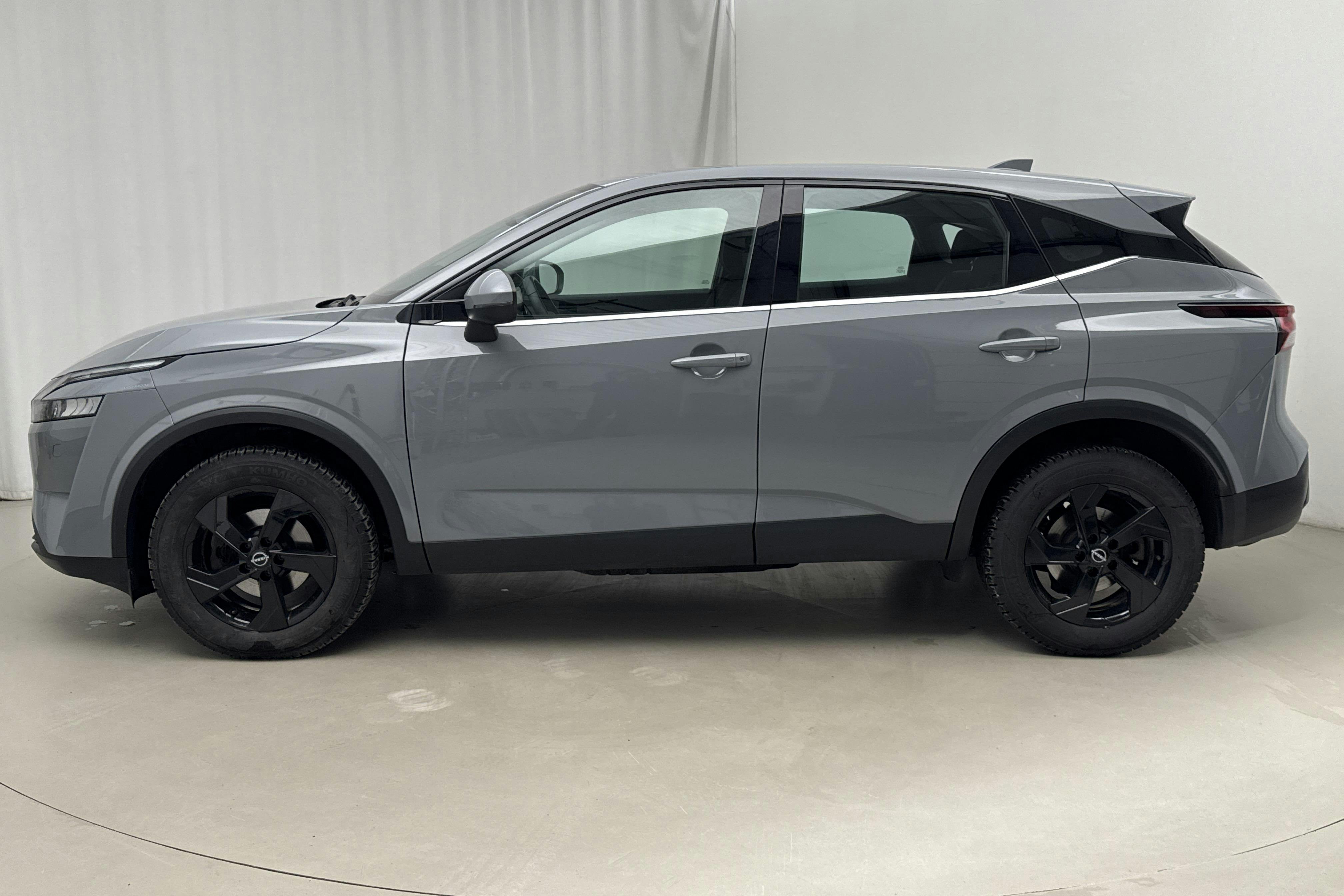 Presentation photo 2 of 19: Nissan Qashqai 1.3 MHEV (158hk) - 43 950 km - Automatic - Light Grey - 2023