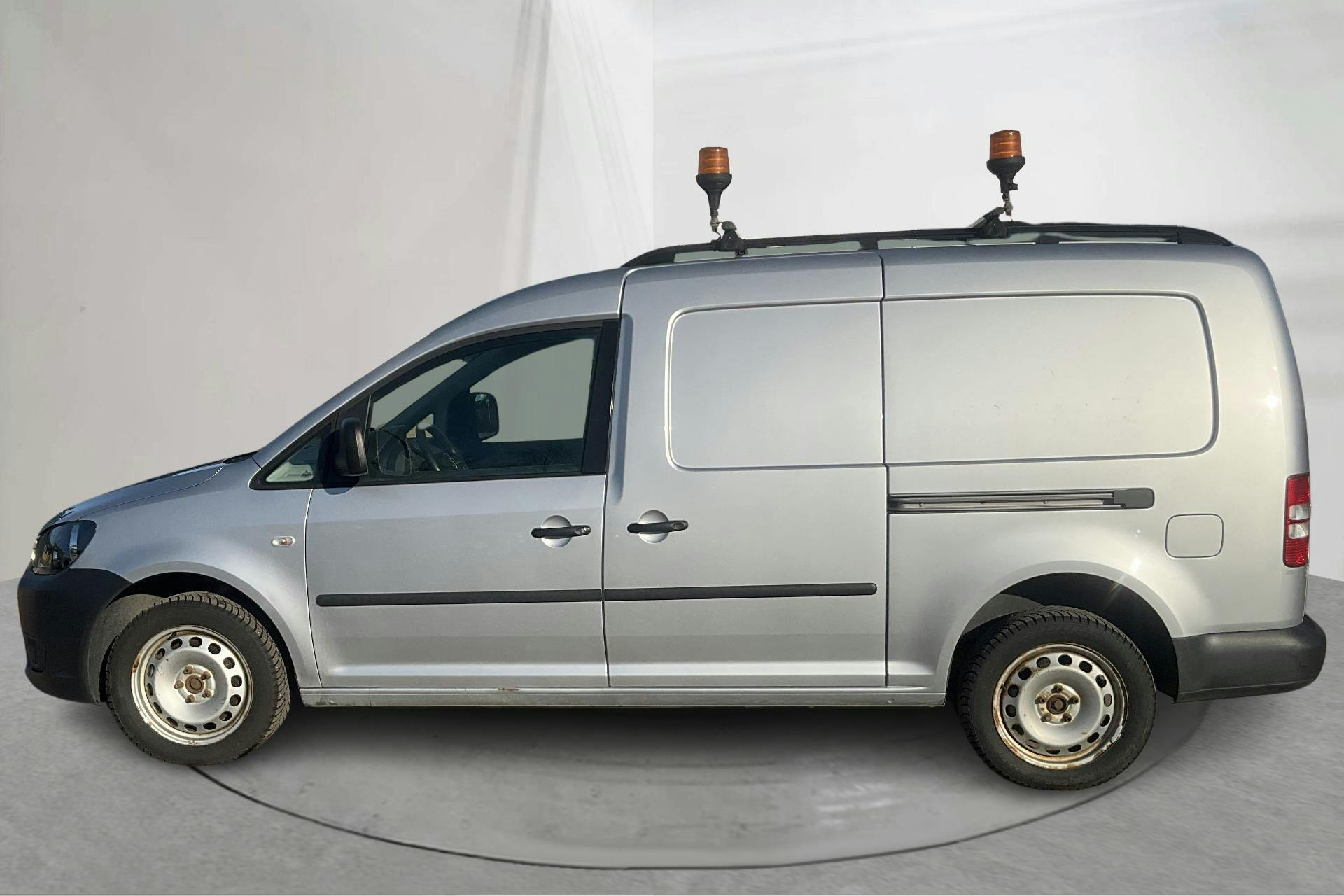 Presentationsfoto 2 av 16: VW Caddy 2.0 TDI Maxi Skåp 4-motion (140hk) - 10 134 mil - Automat - silver - 2014