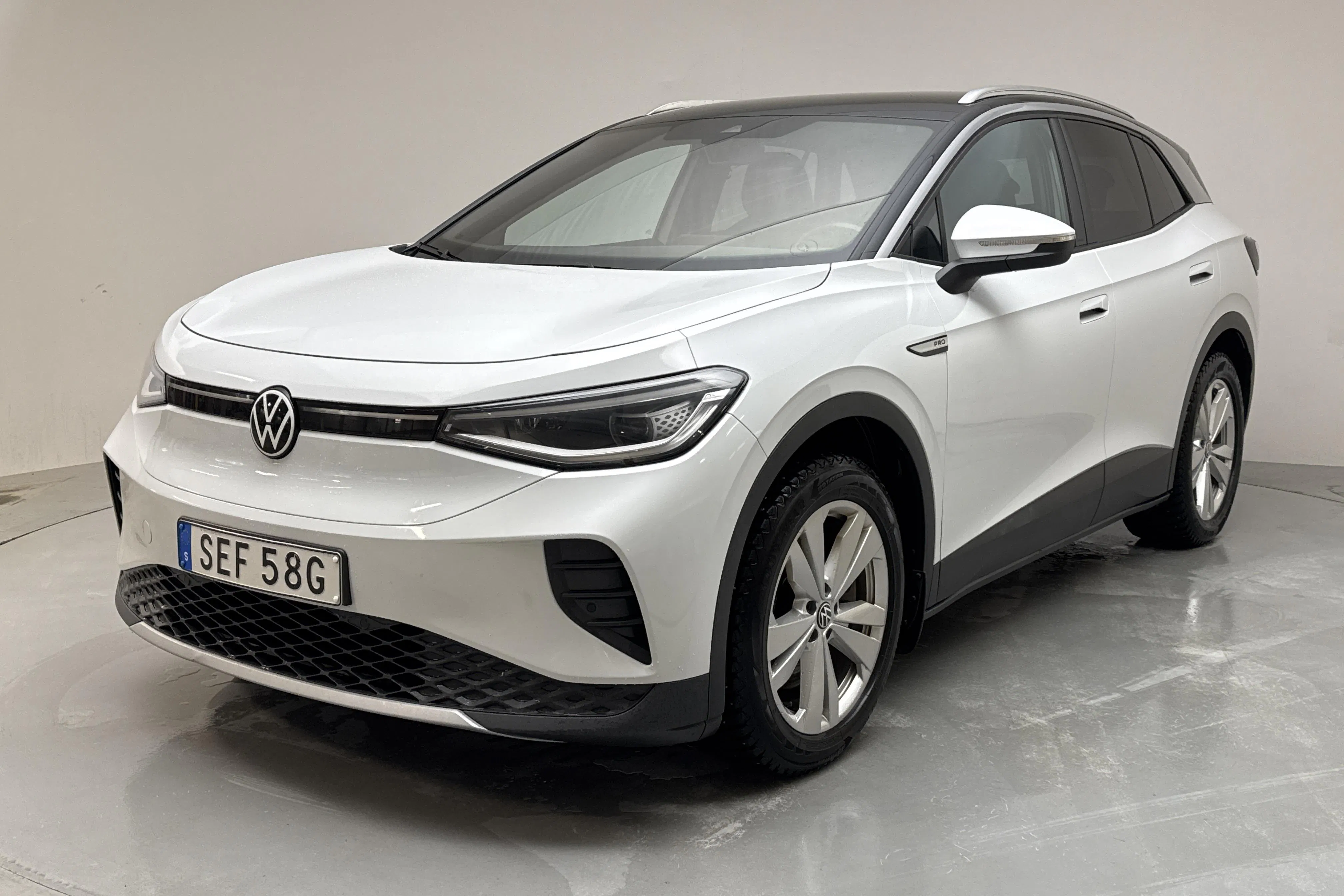 Presentationsfoto 1 av 17: VW ID.4 77kWh (204hk) - 14 055 mil - Automat - vit - 2022