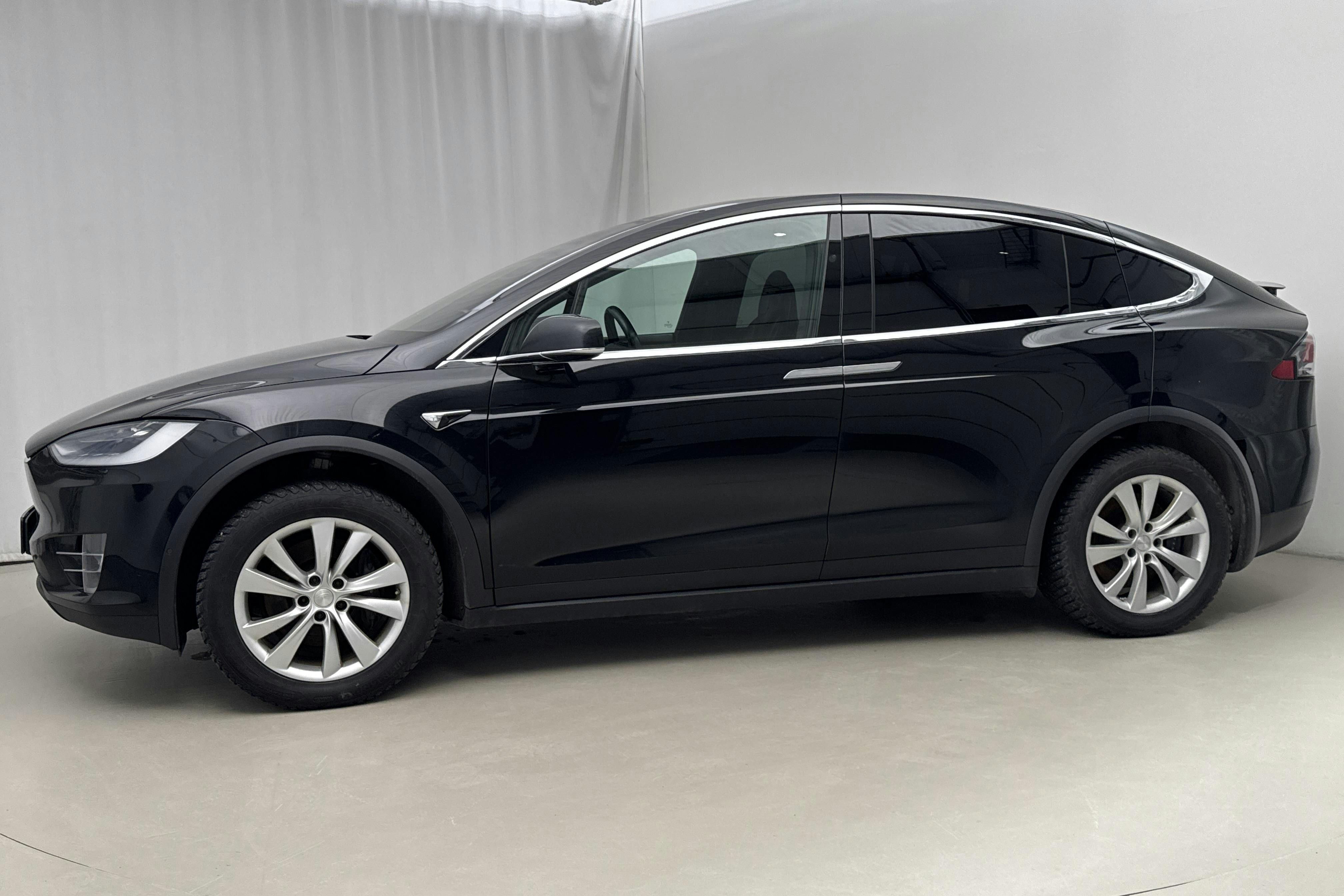 Presentationsfoto 2 av 25: Tesla Model X Dual Motor Long Range AWD - 20 275 mil - Automat - svart - 2019