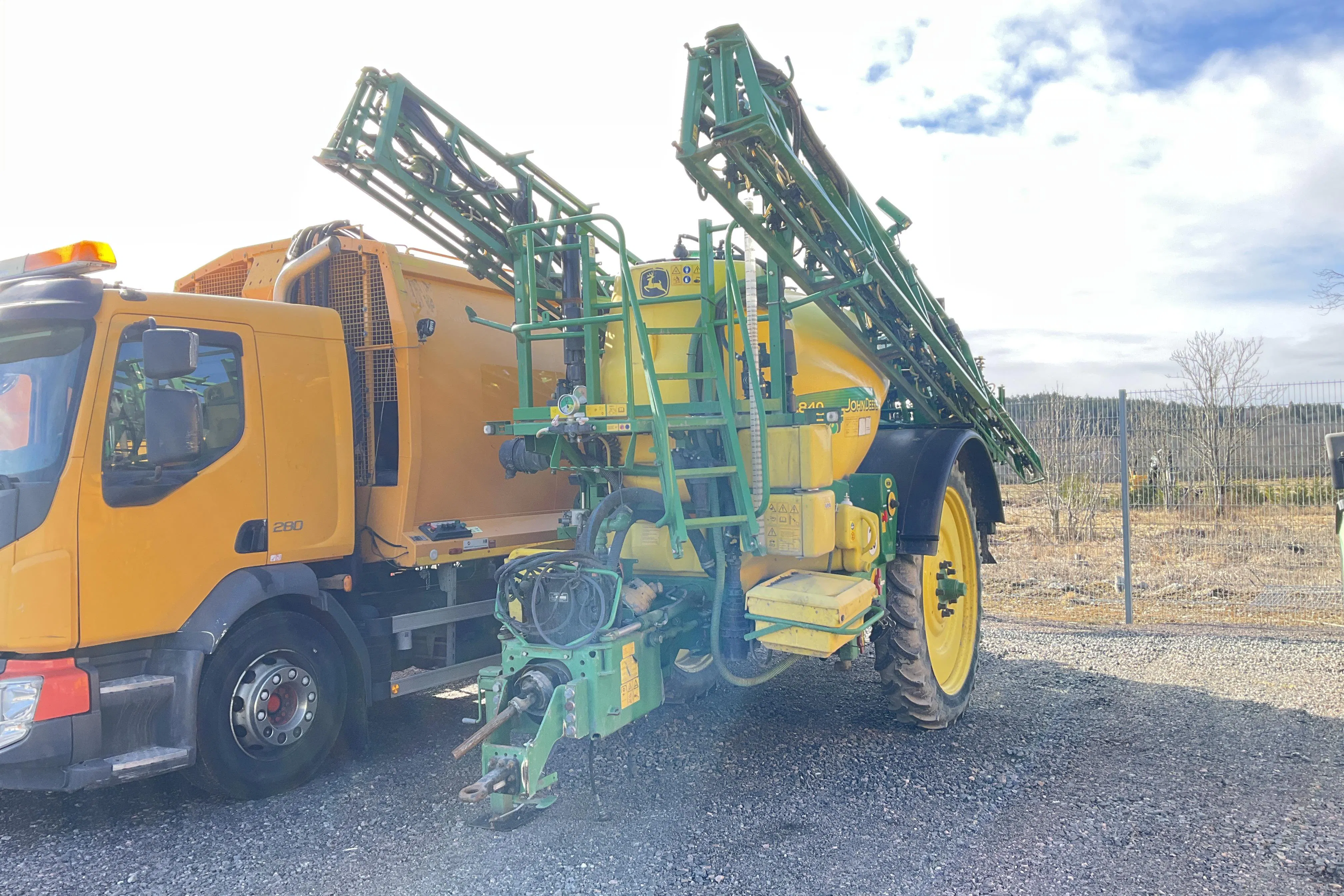 Presentationsfoto 1 av 31: John Deere 840 Växtskyddsspruta - 0 km - 2007