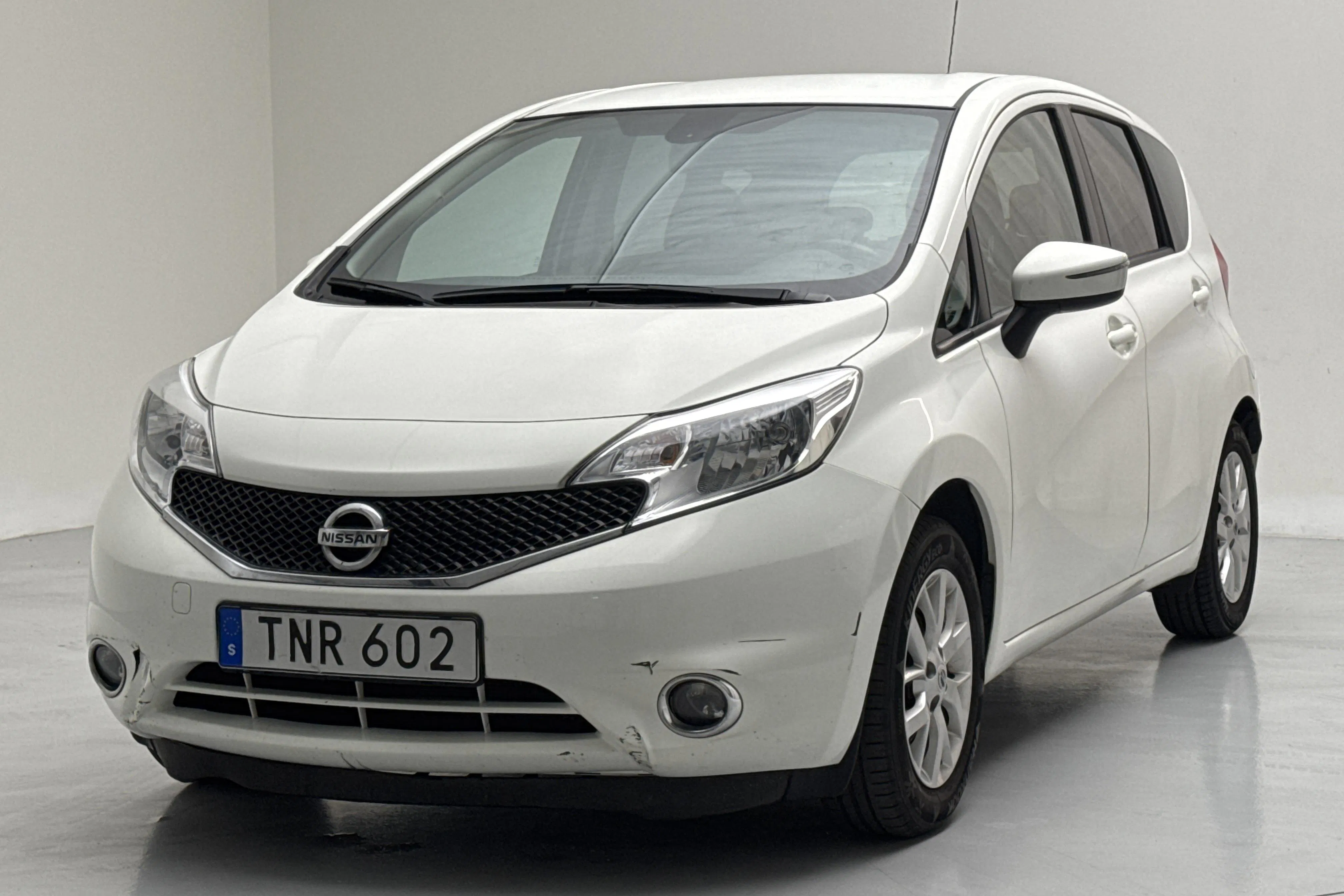 Presentation photo 1 of 12: Nissan Note 1.2 (80hk) - 70 700 km - Manual - white - 2016