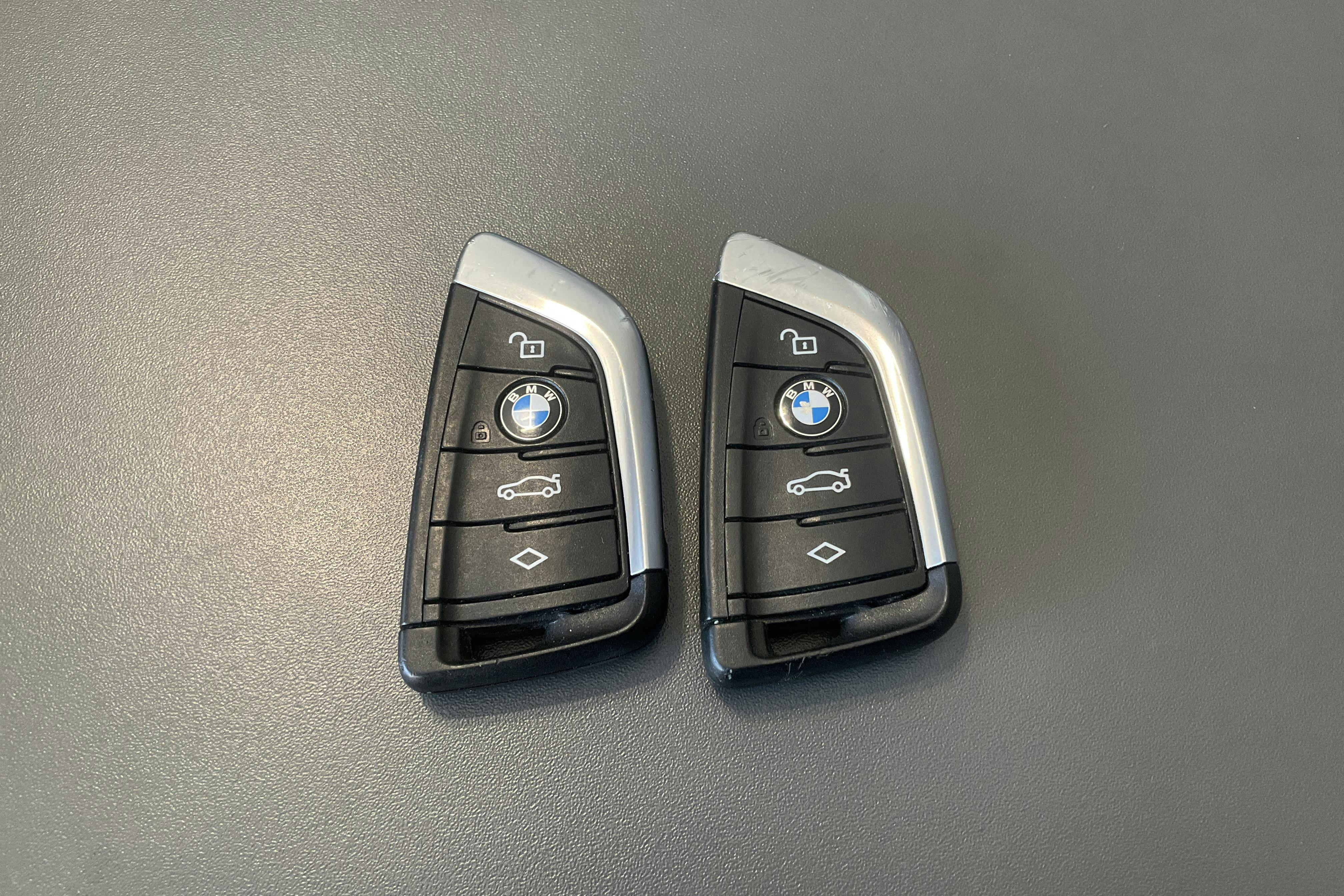 Præsentationsfoto 21 af 21: BMW iX3 LCI, G08 (286hk) - 54 950 kilometer - Salgsautomat - Hvid - 2022