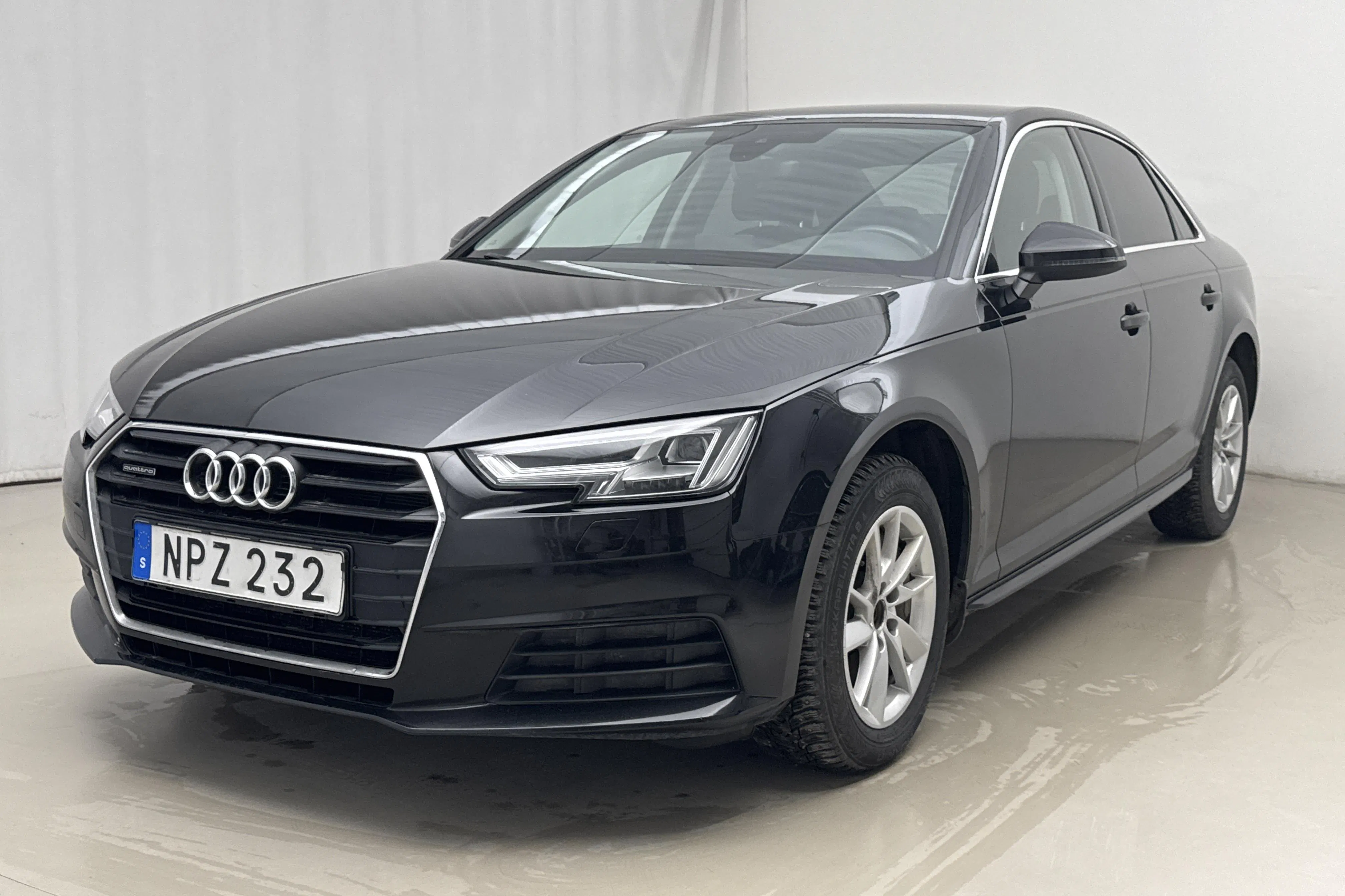 Presentationsfoto 1 av 15: Audi A4 2.0 TDI quattro (190hk) - 11 123 mil - Automat - svart - 2017