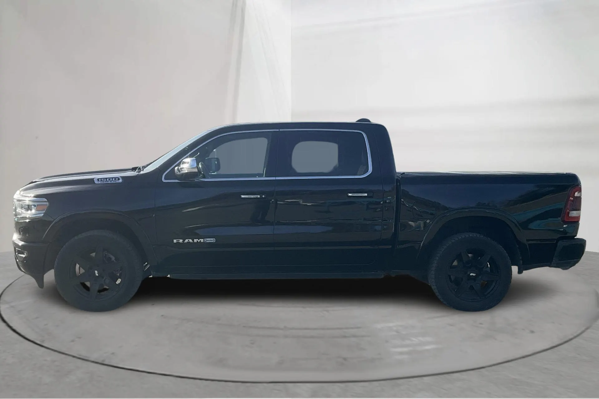 Presentationsfoto 2 av 21: Dodge RAM 1500 5.7 (395hk) - 4 604 mil - Automat - svart - 2022