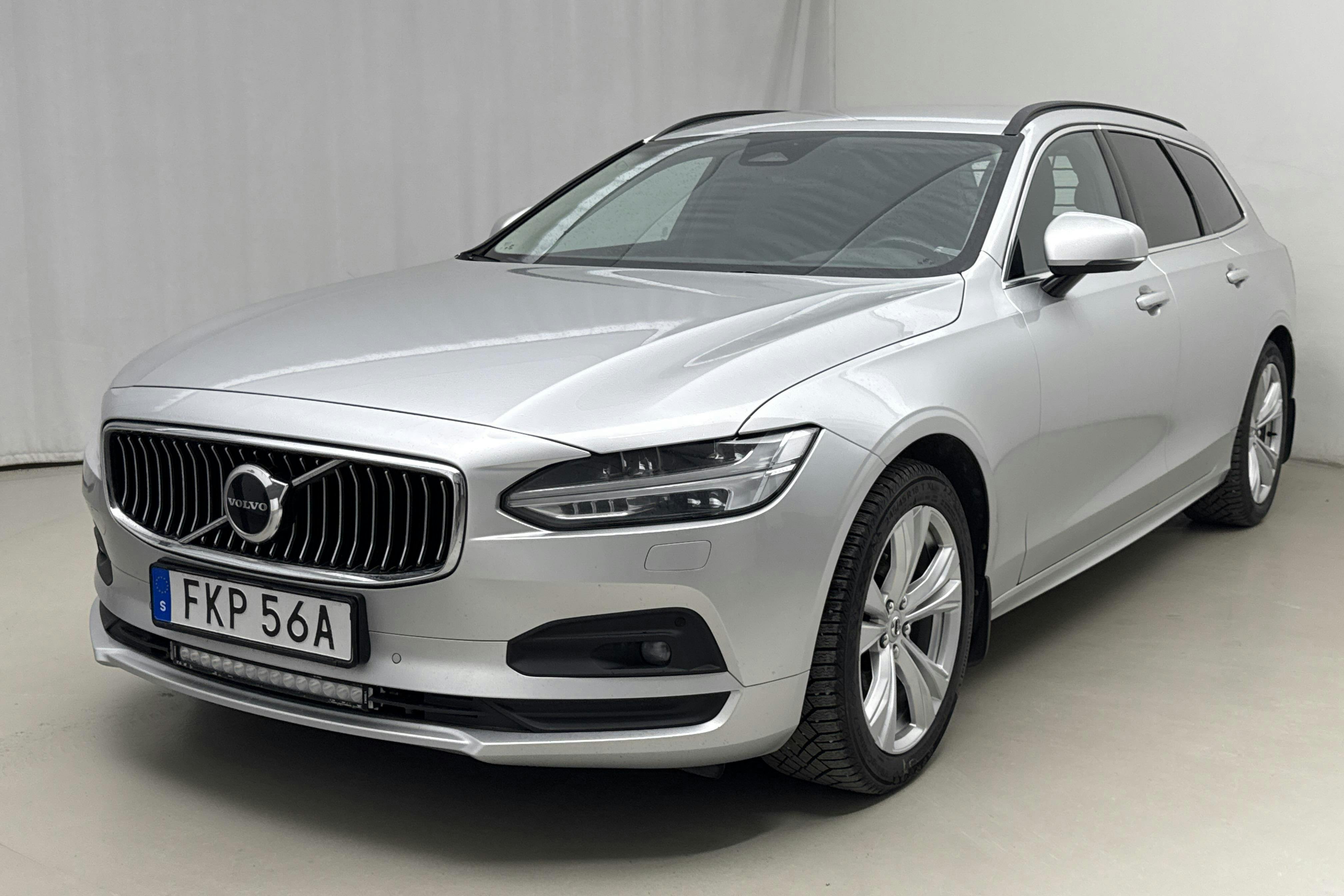 Presentation photo 1 of 18: Volvo V90 B4 AWD Mildhybrid, Diesel (190hk) - 196 020 km - Automatic - silver - 2022