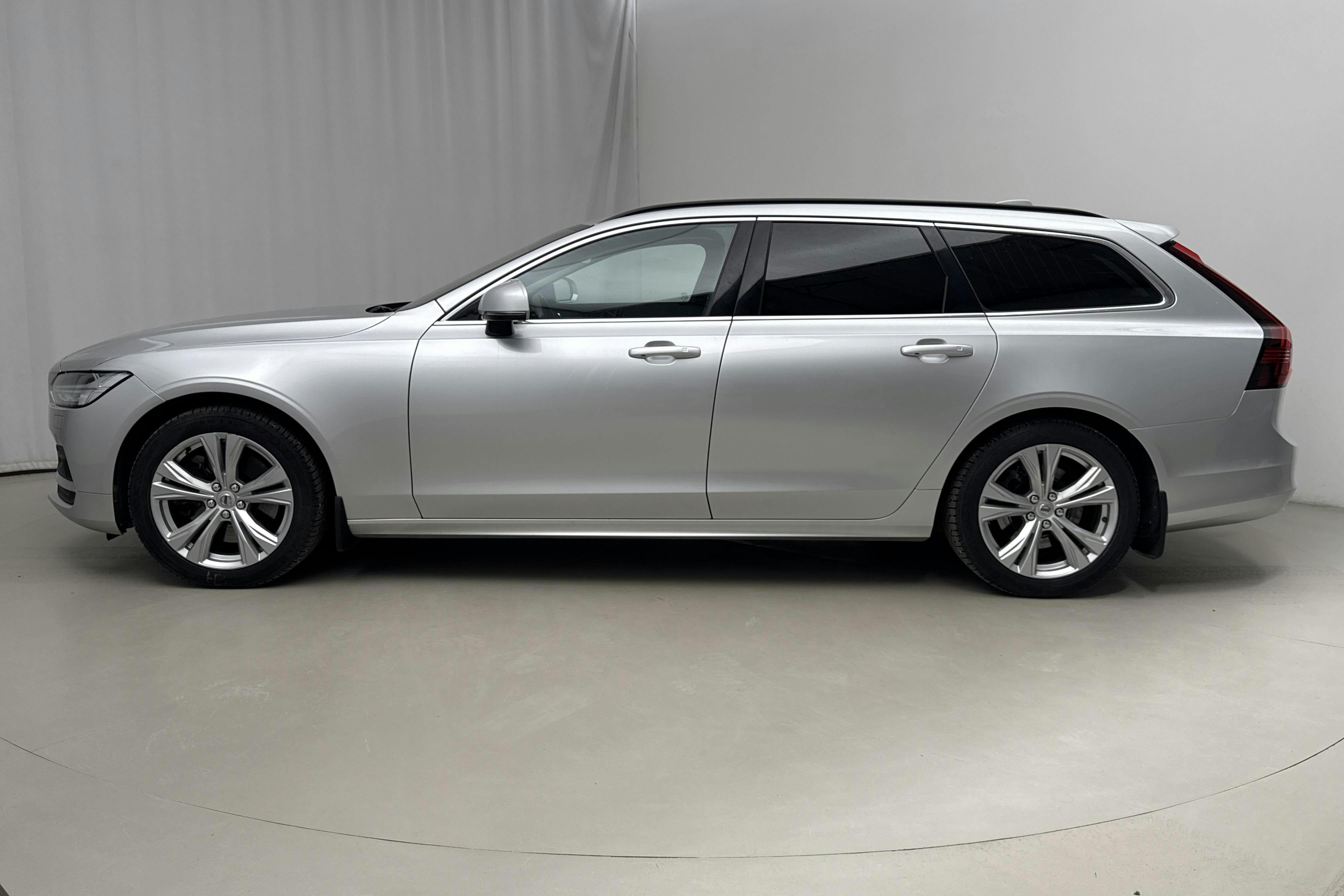 Presentation photo 2 of 18: Volvo V90 B4 AWD Mildhybrid, Diesel (190hk) - 196 020 km - Automatic - silver - 2022