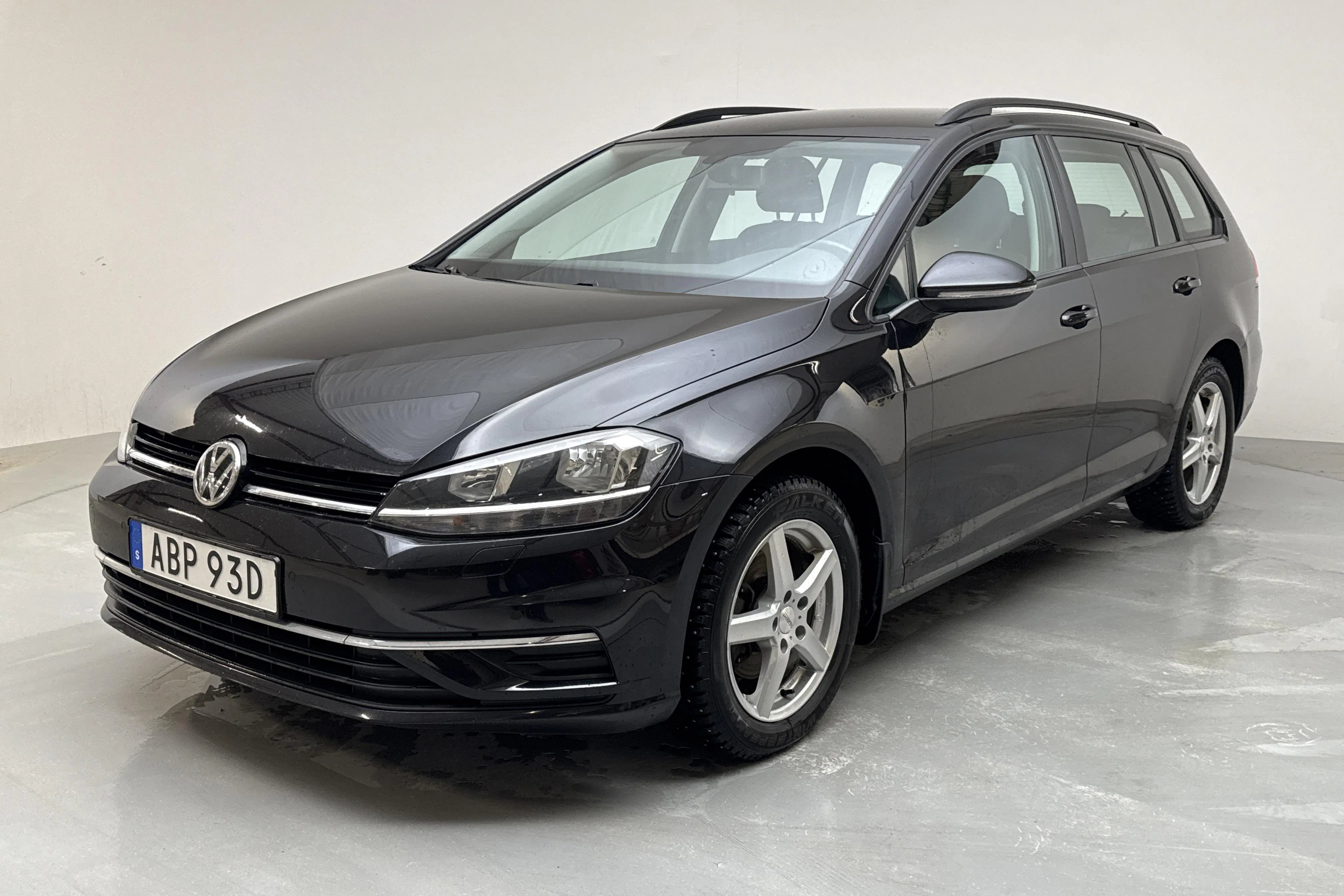 Presentation photo 1 of 13: VW Golf VII 1.5 TSI Sportscombi (150hk) - 80 790 km - Automatic - black - 2020