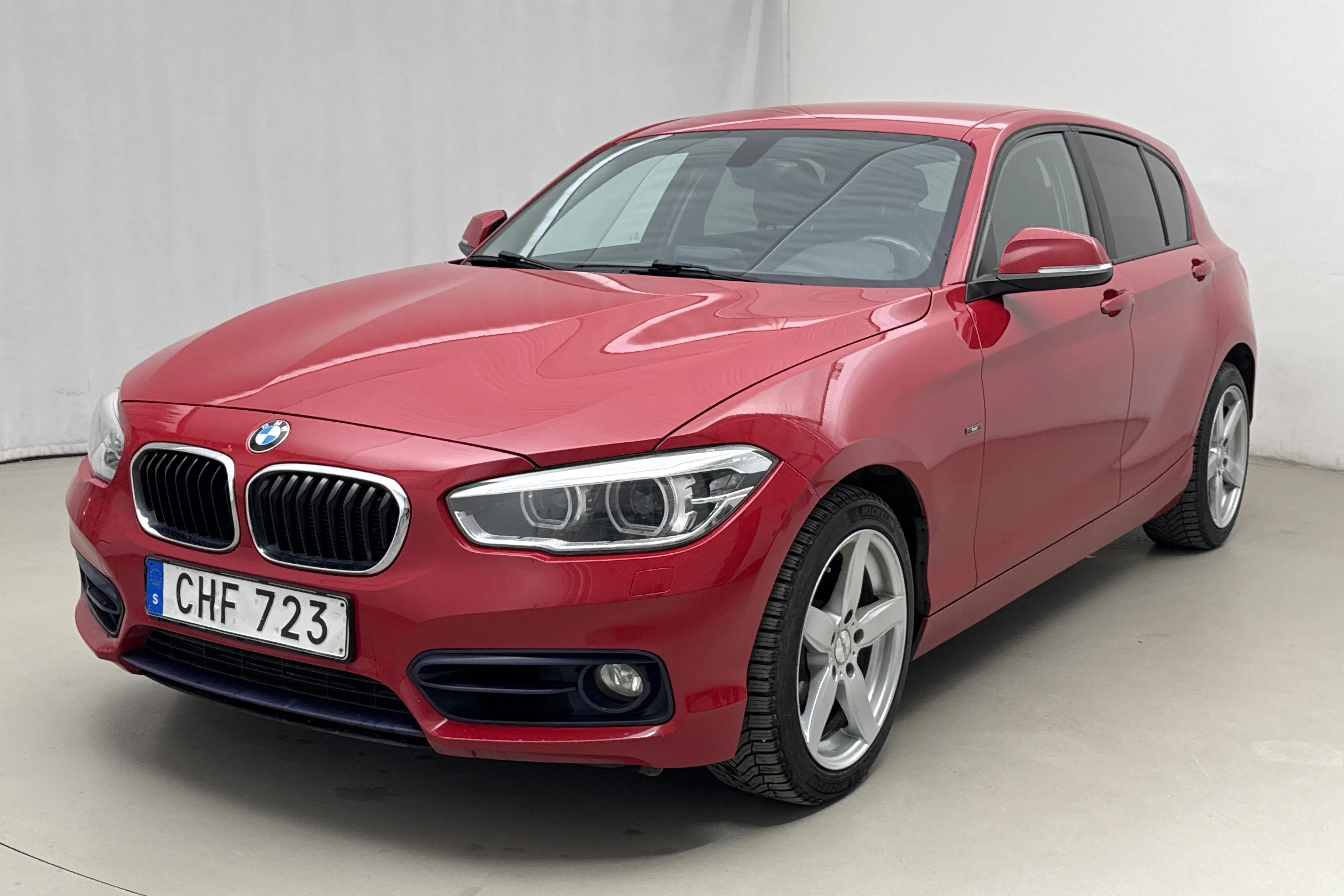 Presentation photo 1 of 14: BMW 118d 5dr, F20 (150hk) - 141 260 km - Automatic - red - 2016