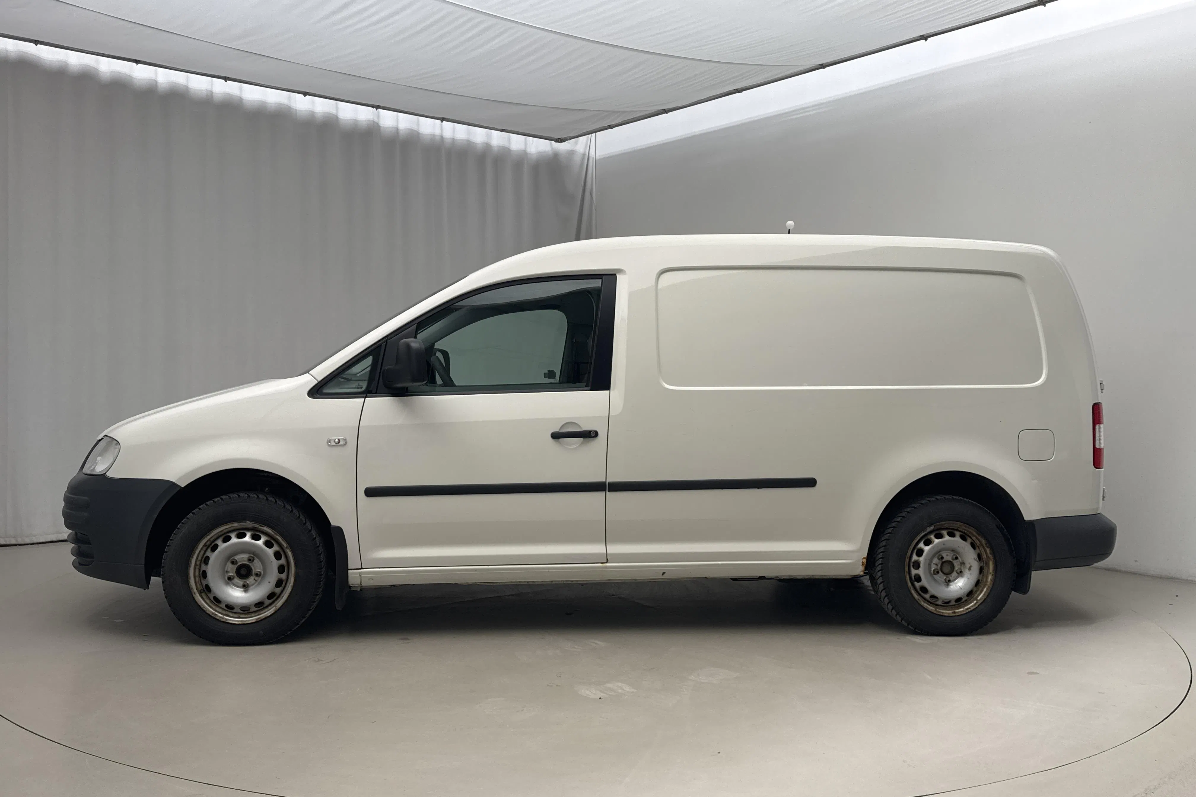 Presentation photo 2 of 17: VW Caddy 2.0 Ecofuel Maxi Skåp (109hk) - 146 610 km - Manual - white - 2010