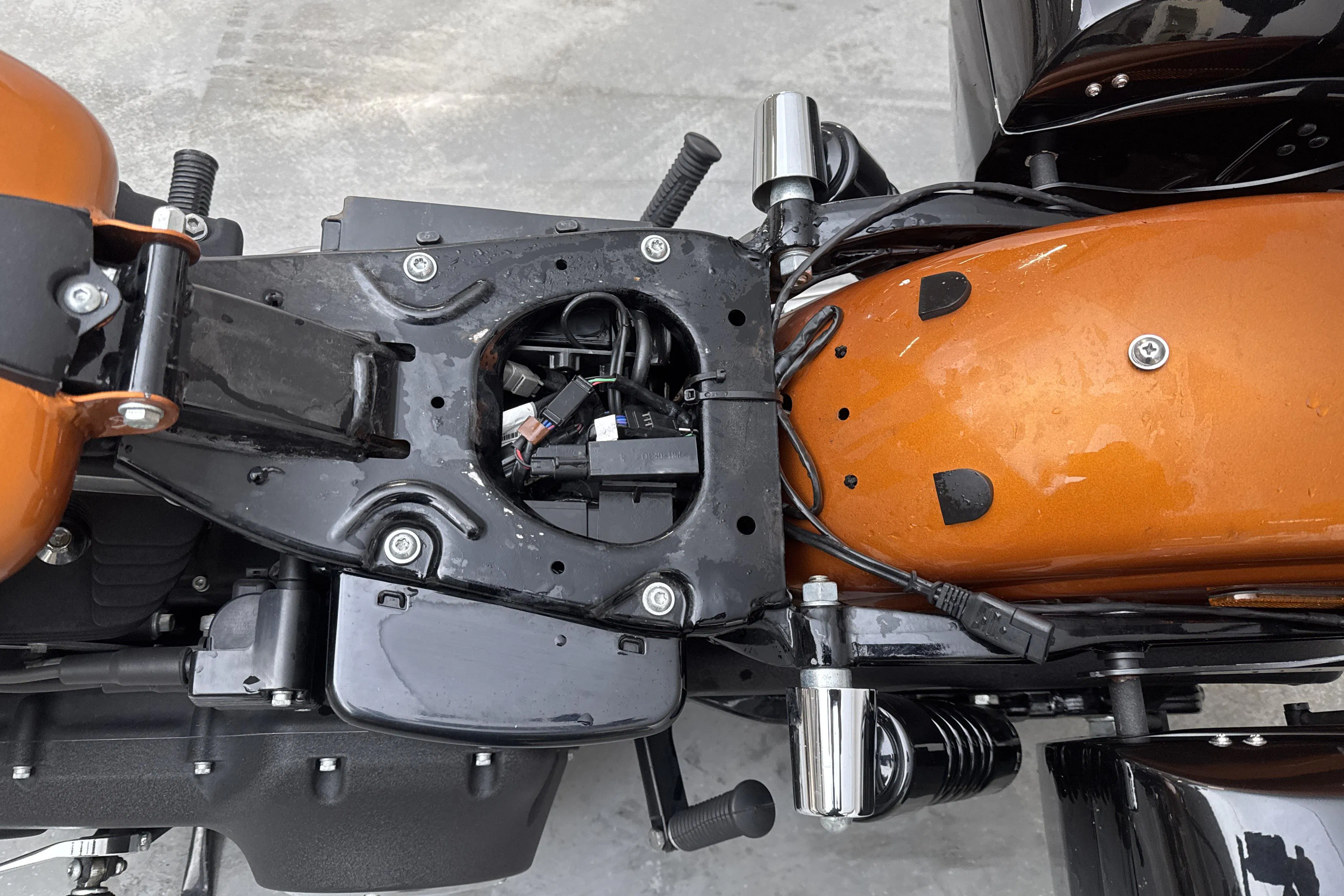 Presentationsfoto 9 av 9: HARLEY-DAVIDSON FXDB 103 Street bob Motorcykel - 1 656 mil - Manuell - orange - 2015