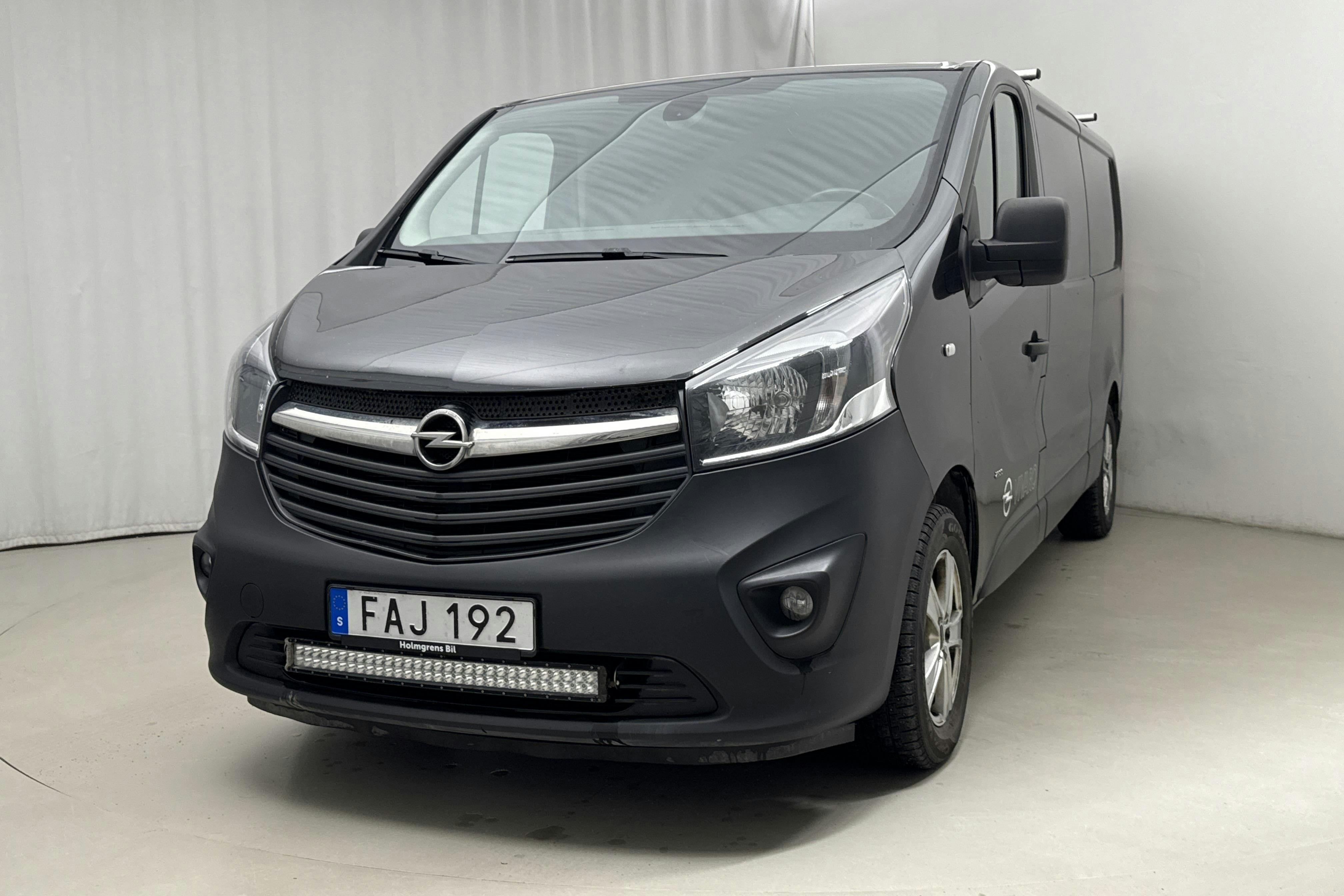 Presentation photo 1 of 16: Opel Vivaro 1.6 CDTI (120hk) - 214 140 km - Manual - black - 2016