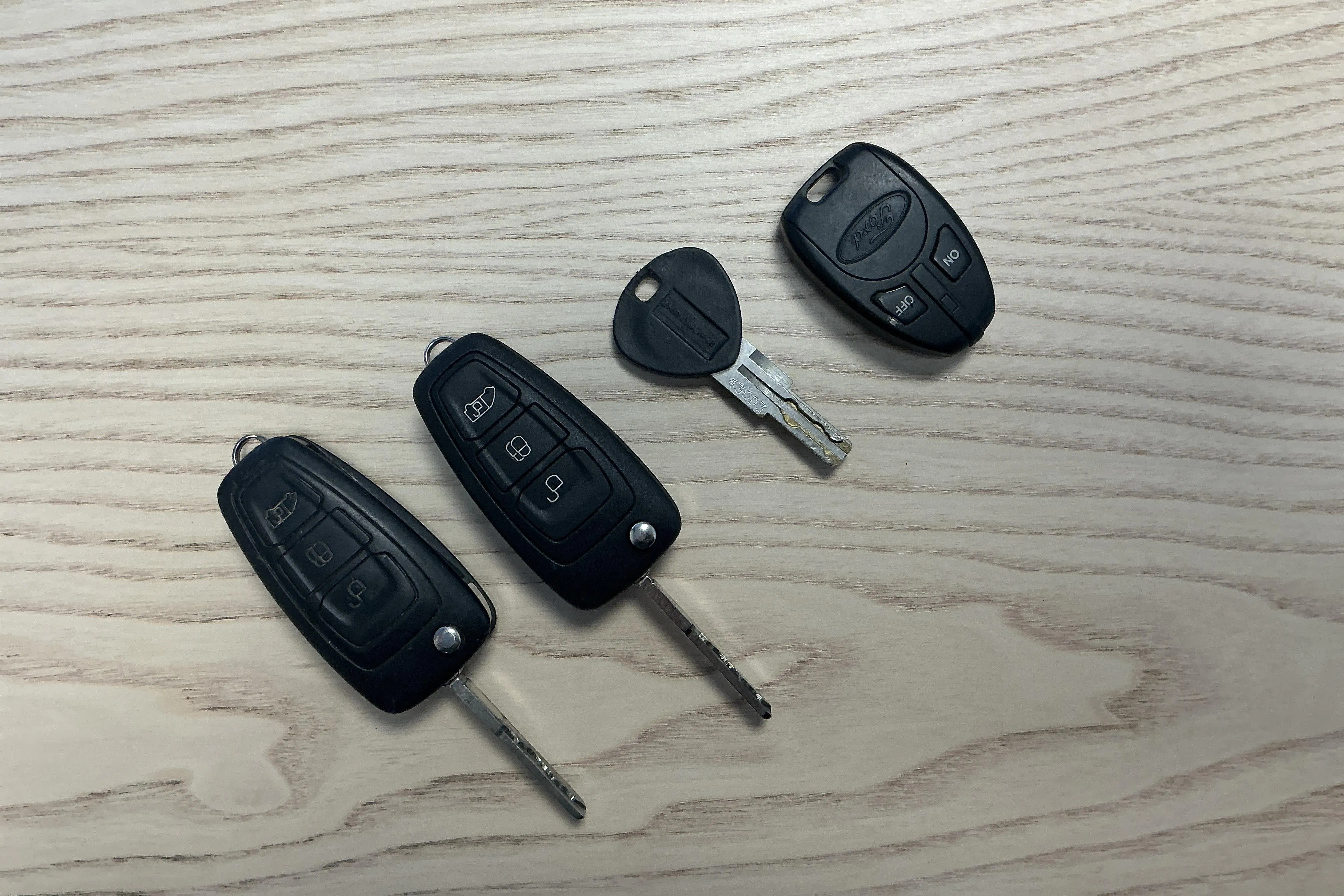 Presentation photo 13 of 13: Ford Transit Custom 340 (130hk) - 146 360 km - Manual - gray - 2018