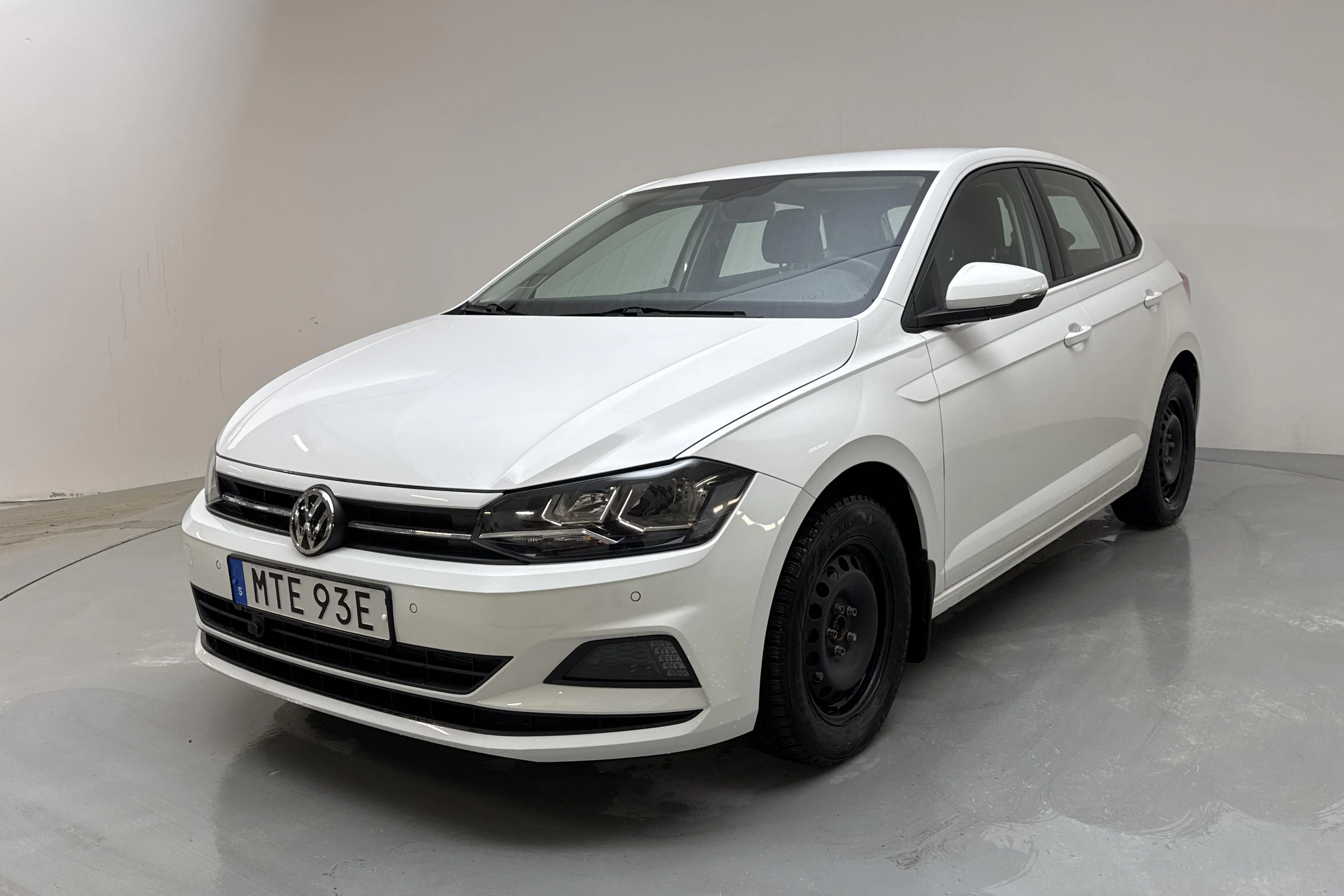 Presentationsfoto 1 av 13: VW Polo 1.0 TGI 5dr (90hk) - 1 821 mil - Manuell - vit - 2019