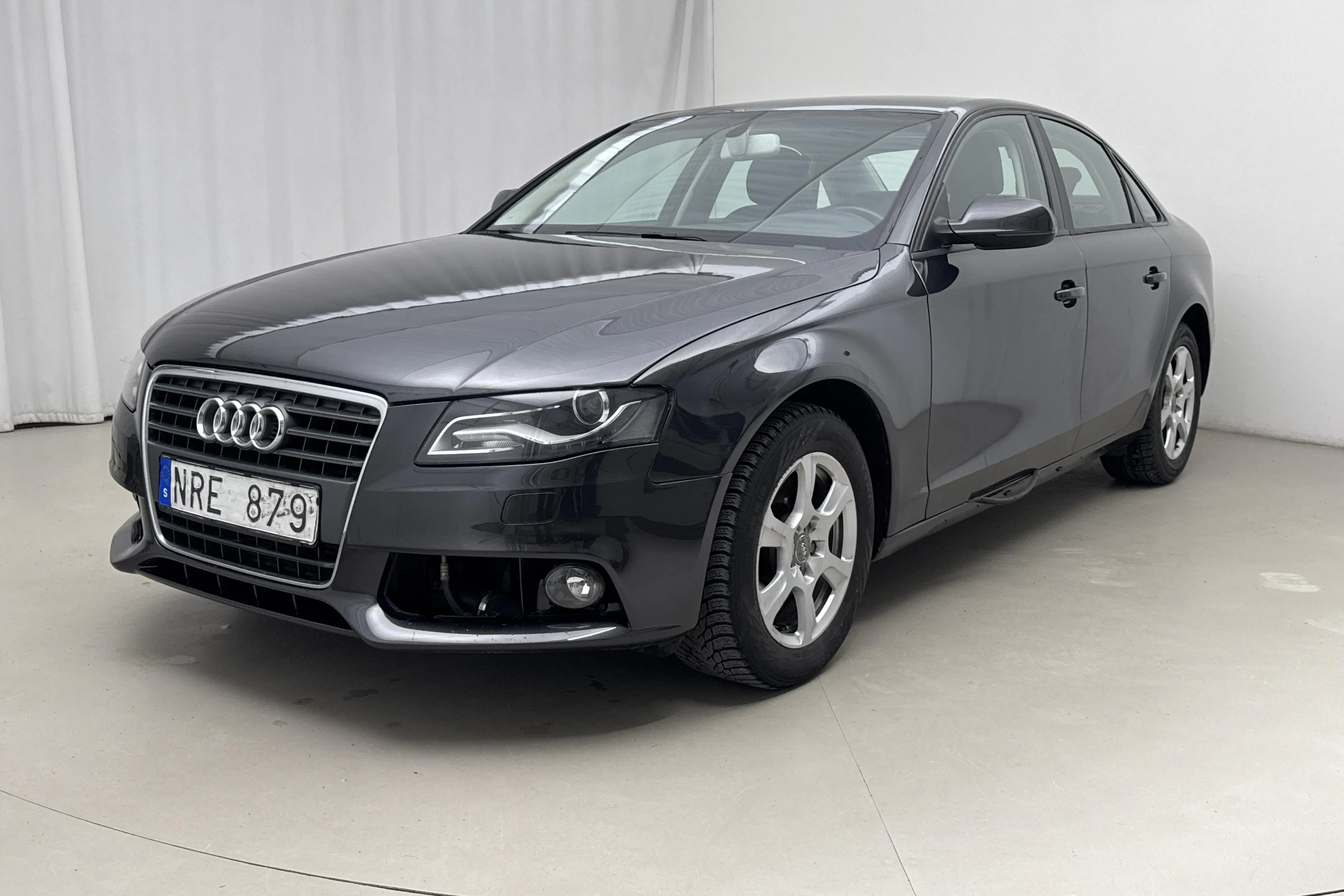 Presentationsfoto 1 av 17: Audi A4 2.0 TFSI (180hk) - 19 481 mil - Automat - Dark Grey - 2010