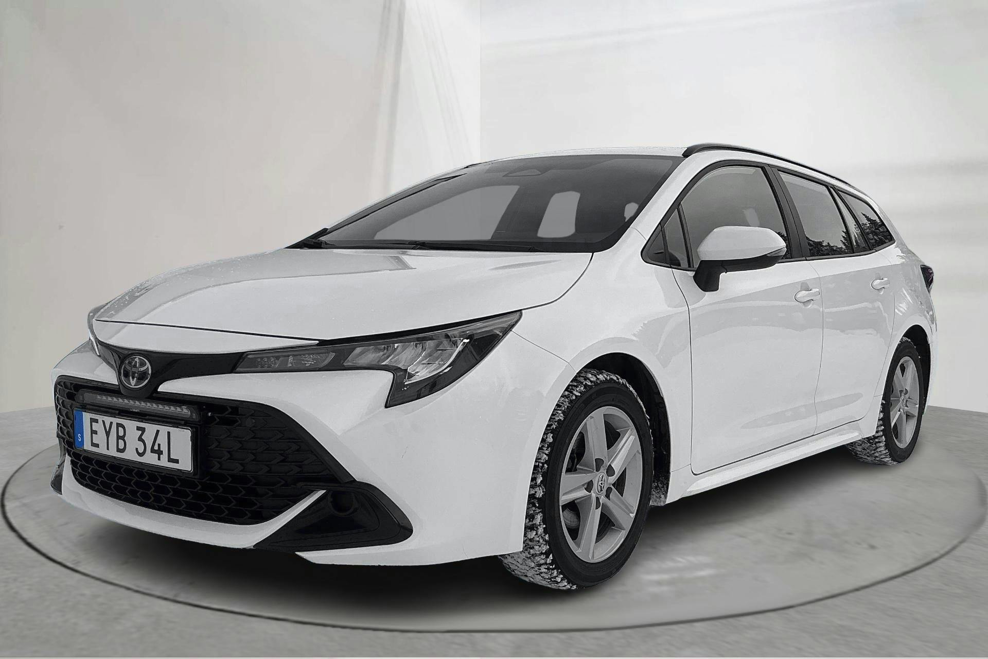 Presentationsfoto 1 av 17: Toyota Corolla 1.8 Hybrid Touring Sports (140hk) - 7 959 mil - Automat - gul - 2023